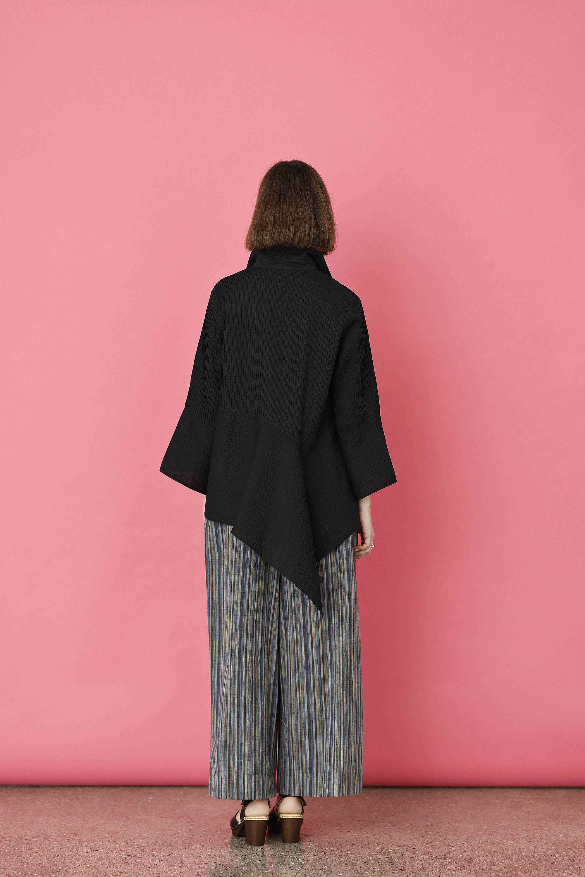 An extraordinary black shirt from YaccoMaricard.