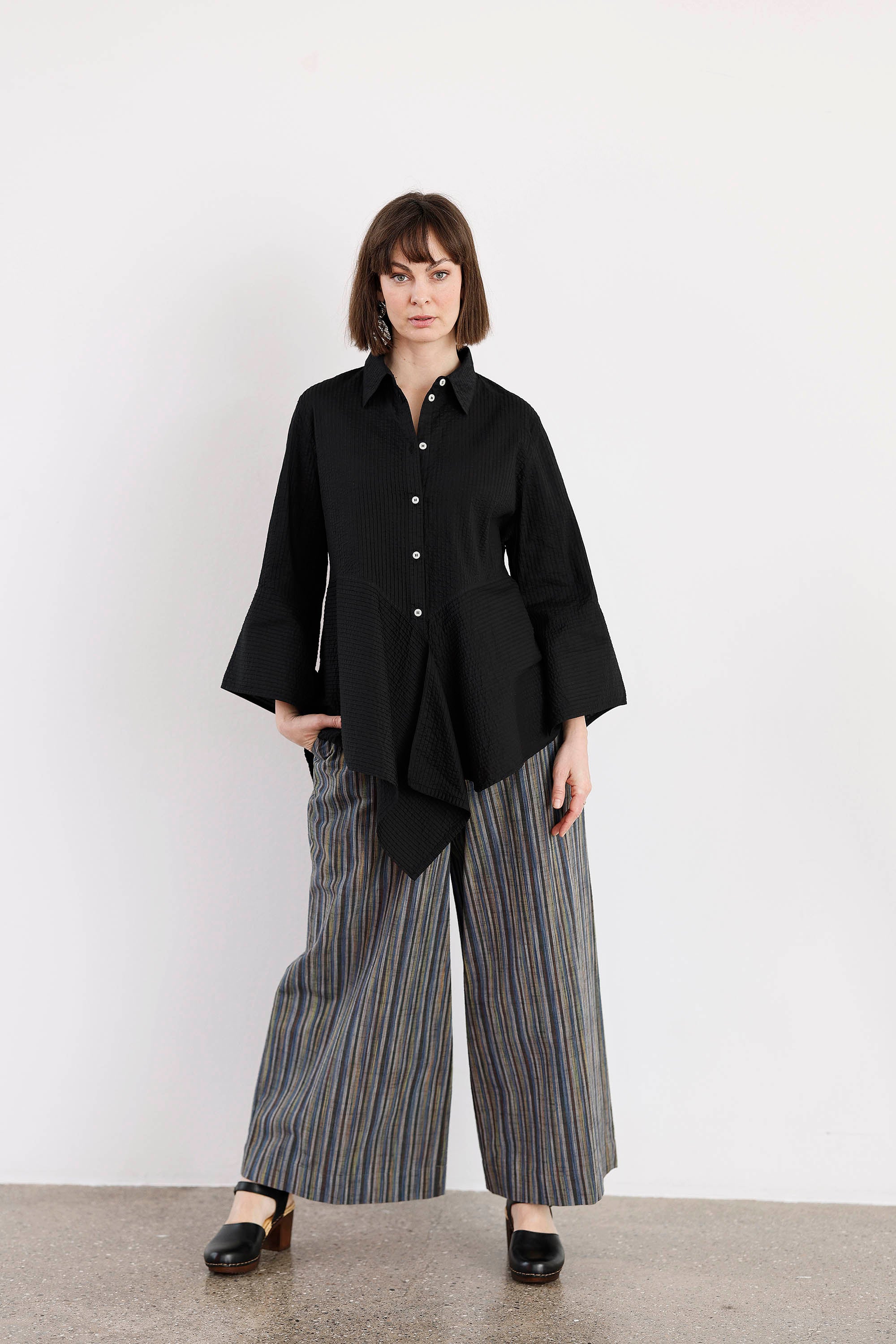 An extraordinary black shirt from YaccoMaricard.