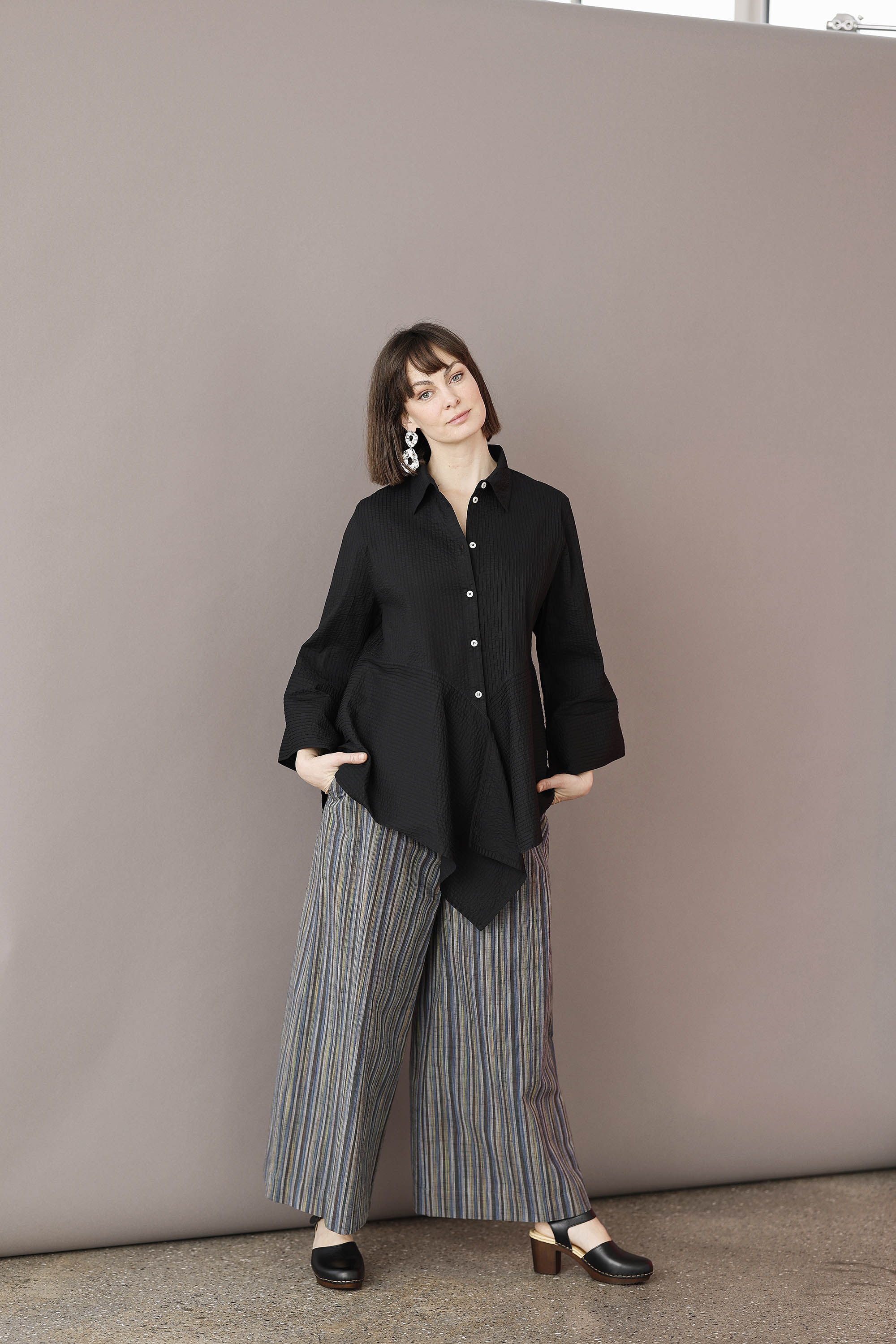 An extraordinary black shirt from YaccoMaricard.