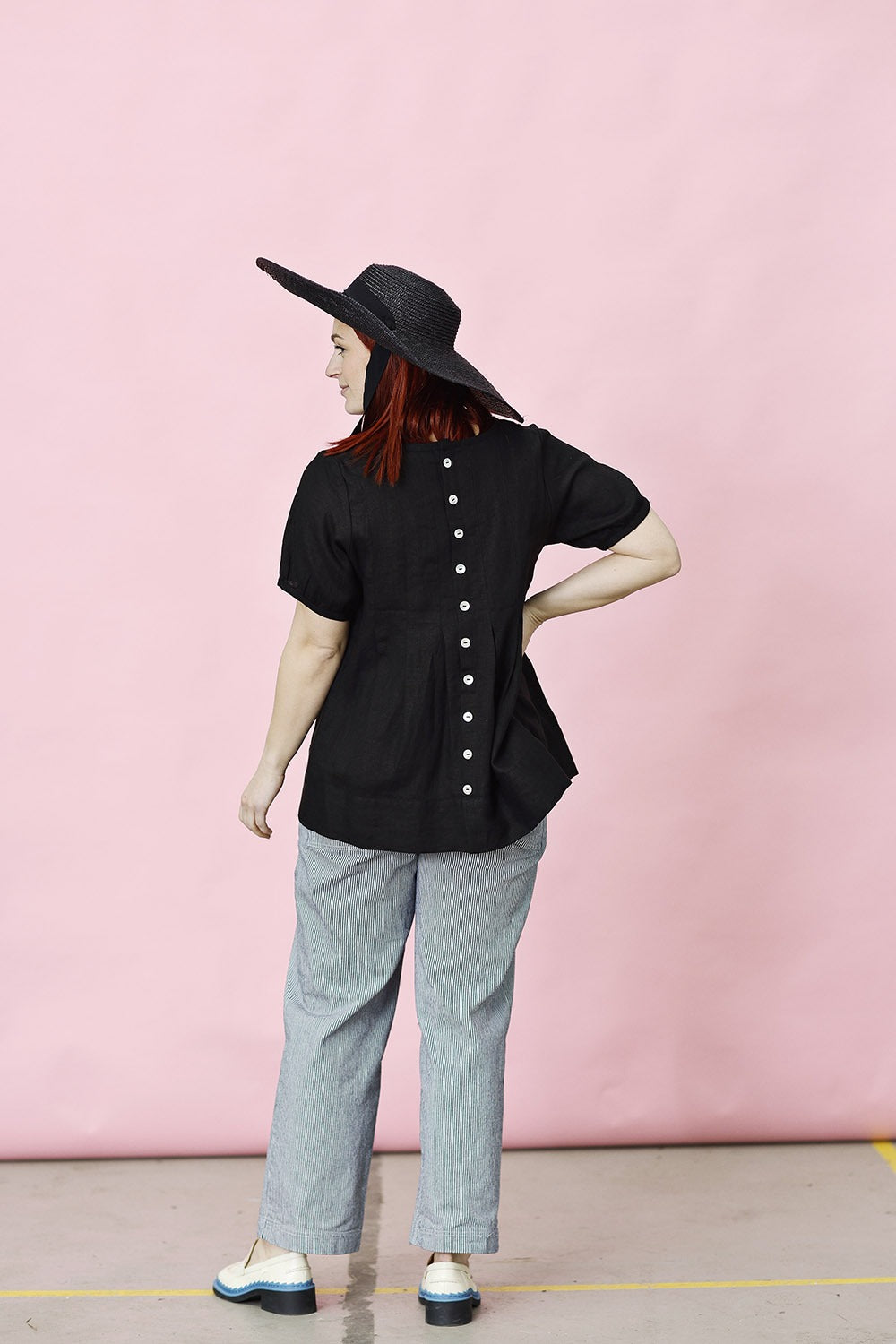 mc882a-black linen blouse-mcverdi-ss23-summer collection-linen-cotton-bomuld-3