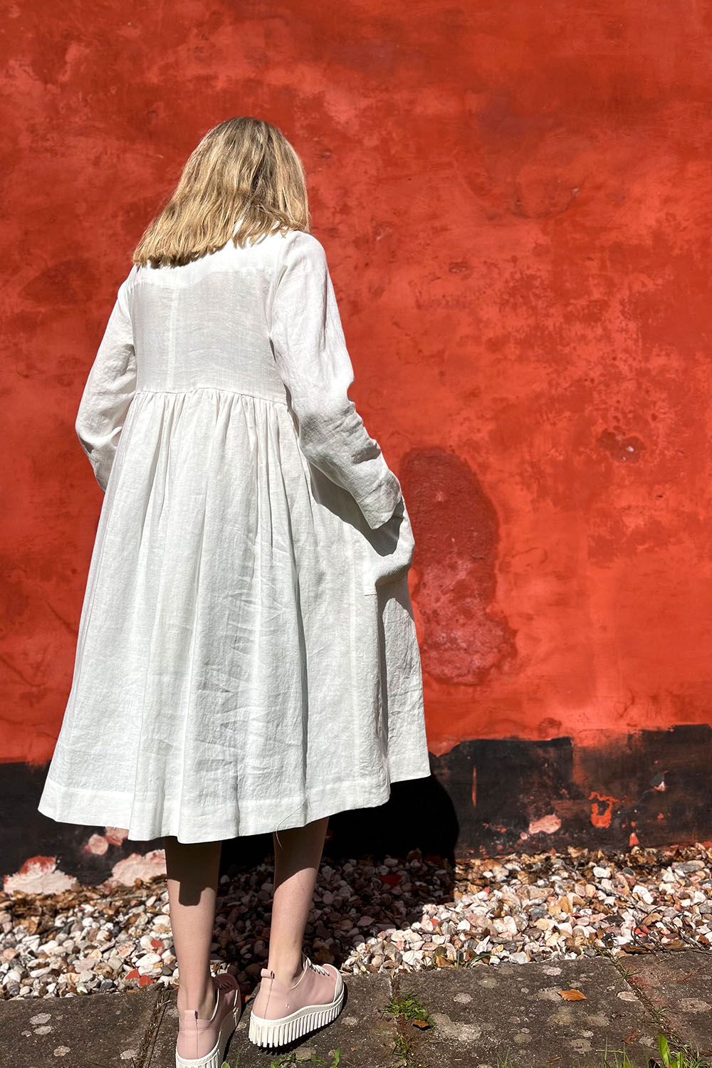 mc882g-white-dress-linen1