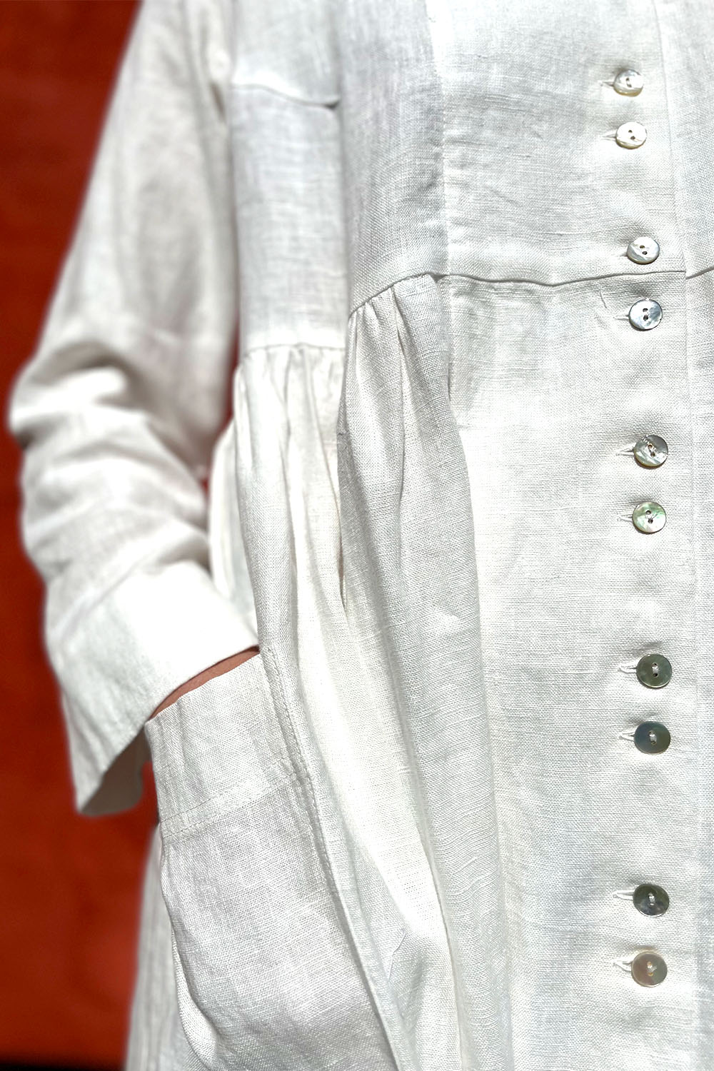 mc882g-white-dress-linen2