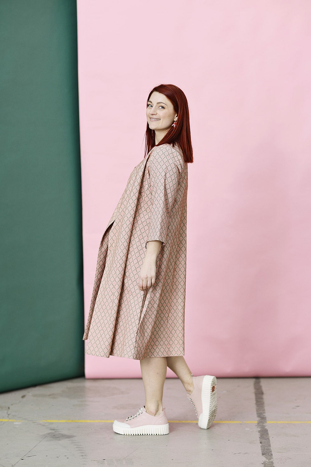 Mc886c-slå-om-kjole-brun-rød-mcverdi-2