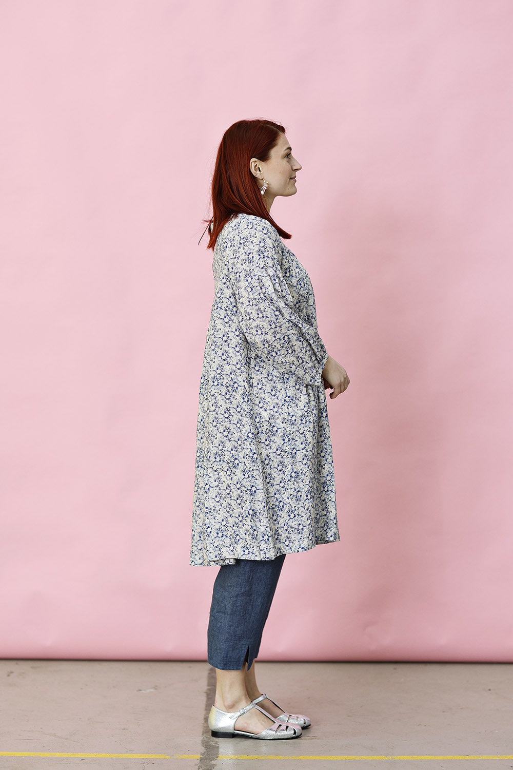 Mc889c-blomstret-blå-hvid-mcverdi-ss23-6