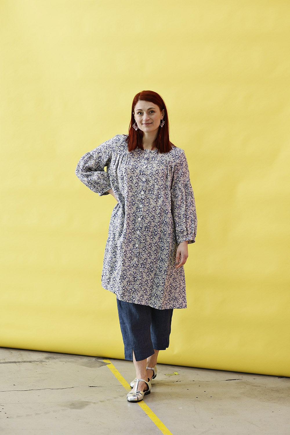 Mc889c-blomstret-blå-hvid-mcverdi-ss23-5