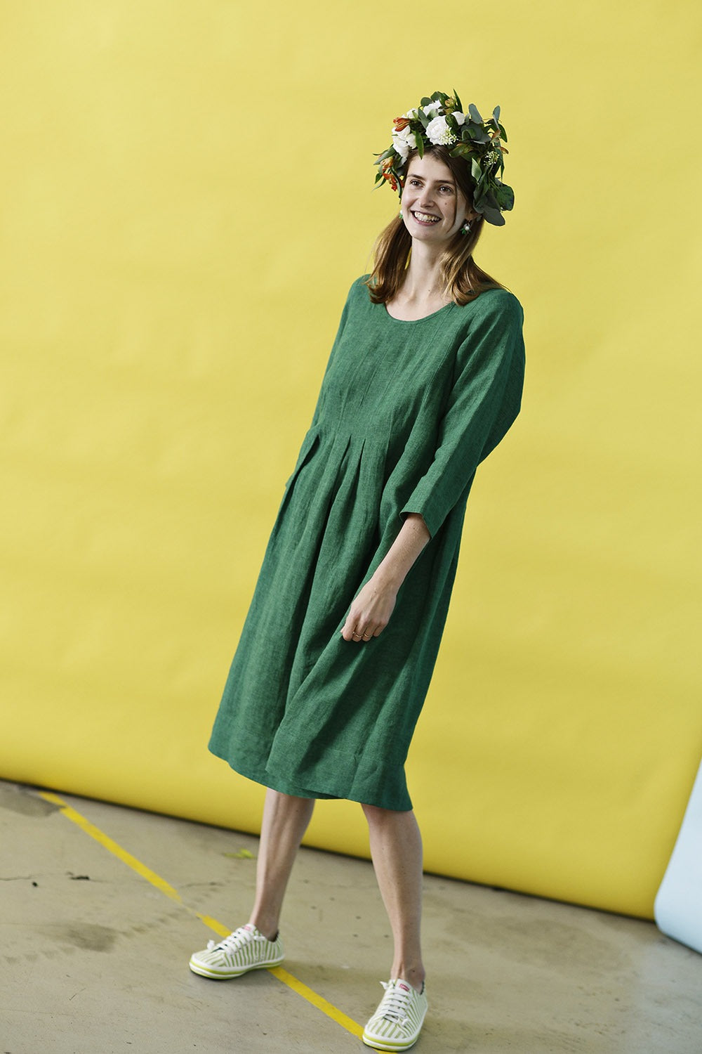 mc732e-green-linen dress-grøn hørkjole med læg-mcverdi-6