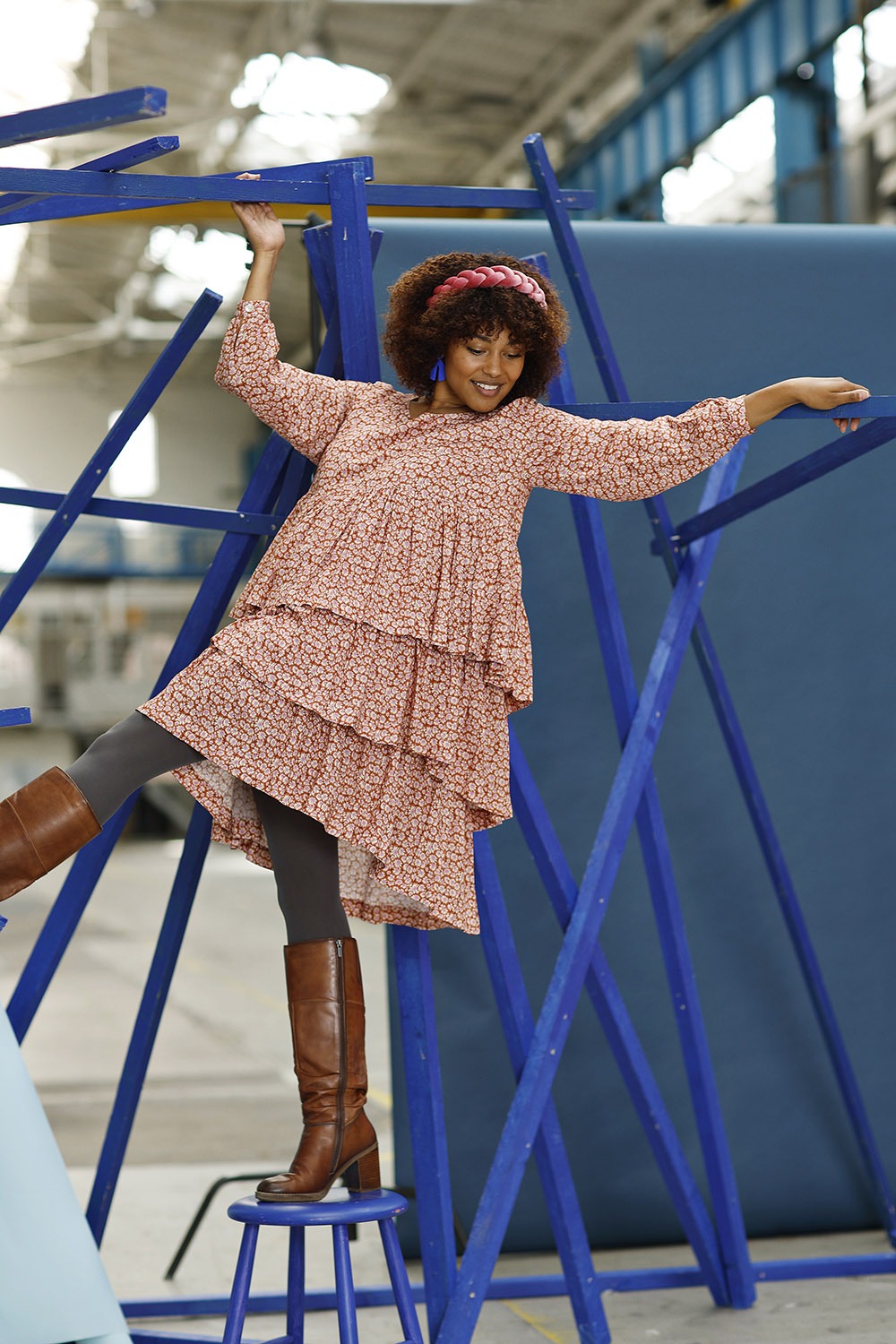 mc905c-pink orange shades-flower-print-mcverdi-kjole med flæser-2