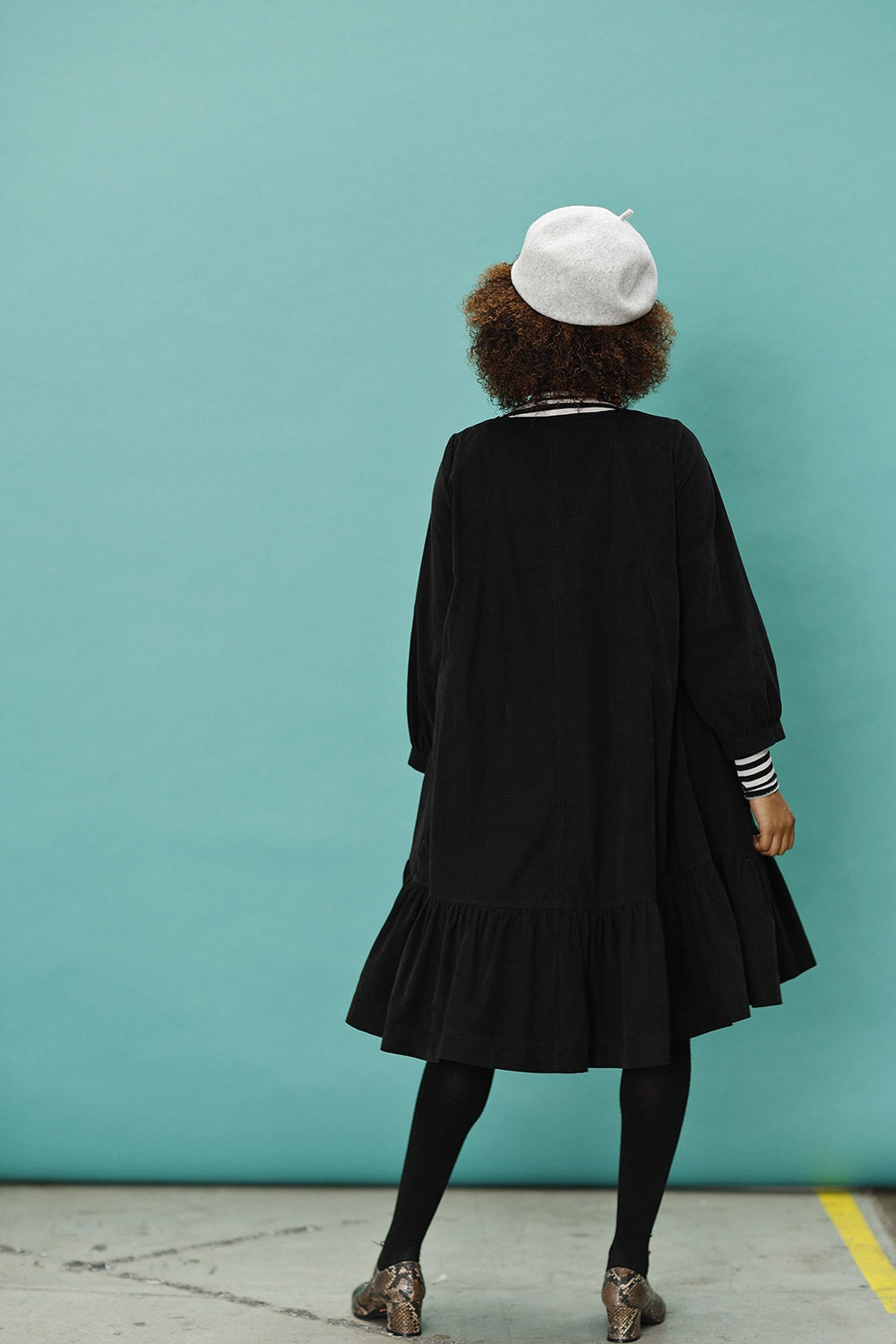 mc906c-black-baby cord dress-mcverdi-sort fløjlskjole-2