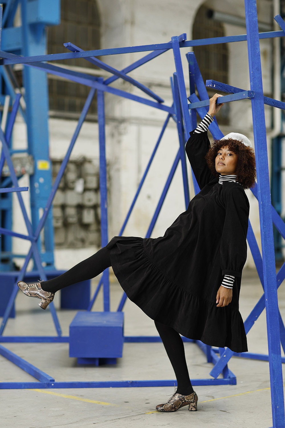 mc906c-black-baby cord dress-mcverdi-sort fløjlskjole-4