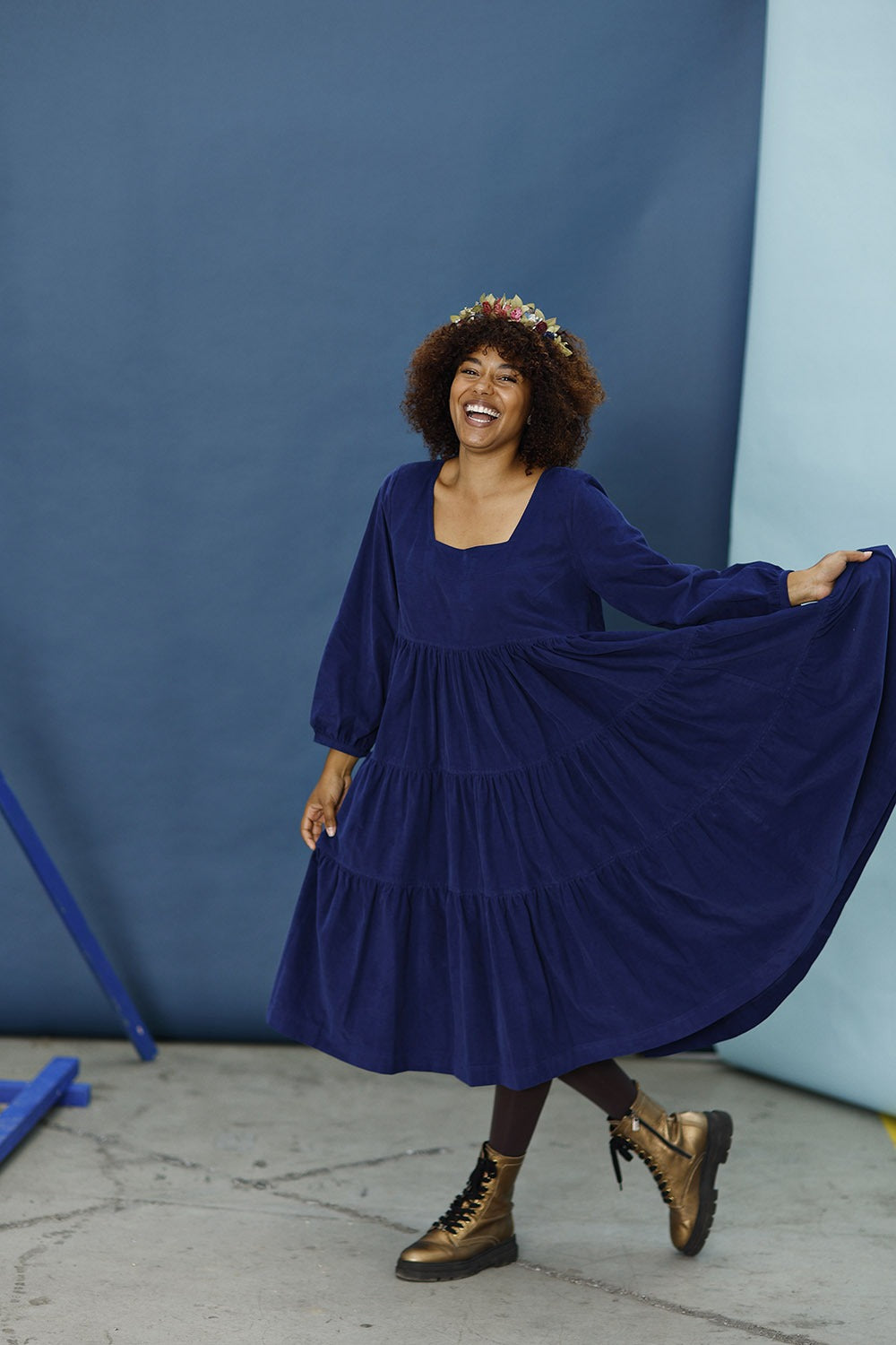 mc906e-blue baby cord dress-mcverdi-flæsekjole-ruffledress-9