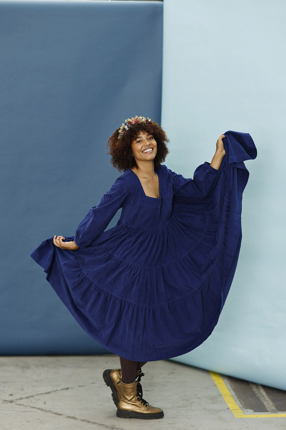 mc906e-blue baby cord dress-mcverdi-flæsekjole-ruffledress-3