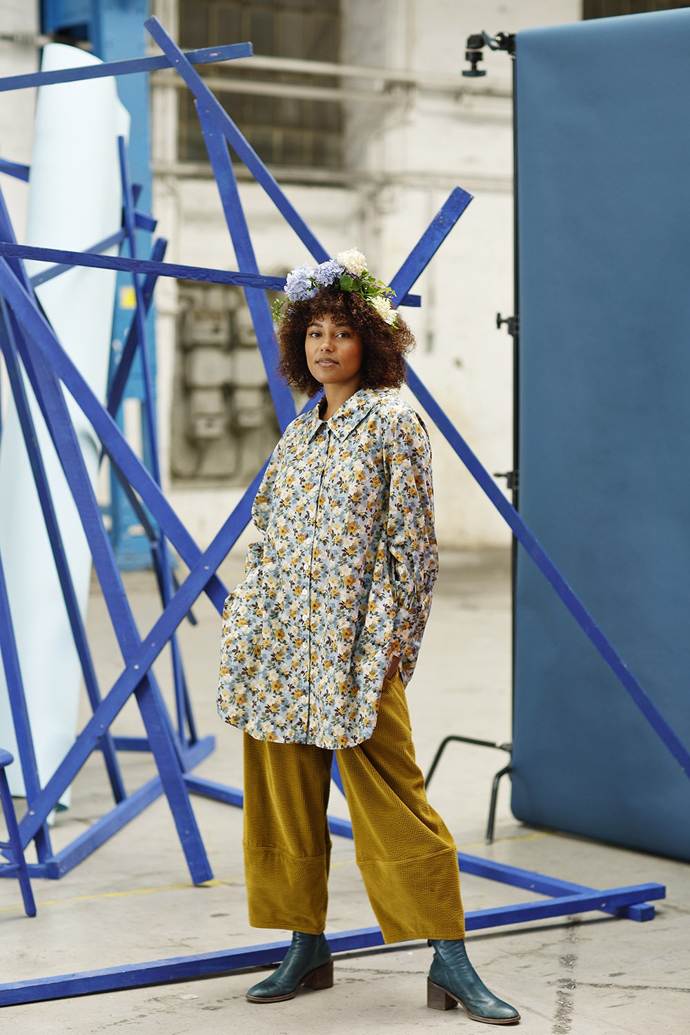 mc910c-blue flower shirt-skjorte med blomster print-liberty-mcverdi-5