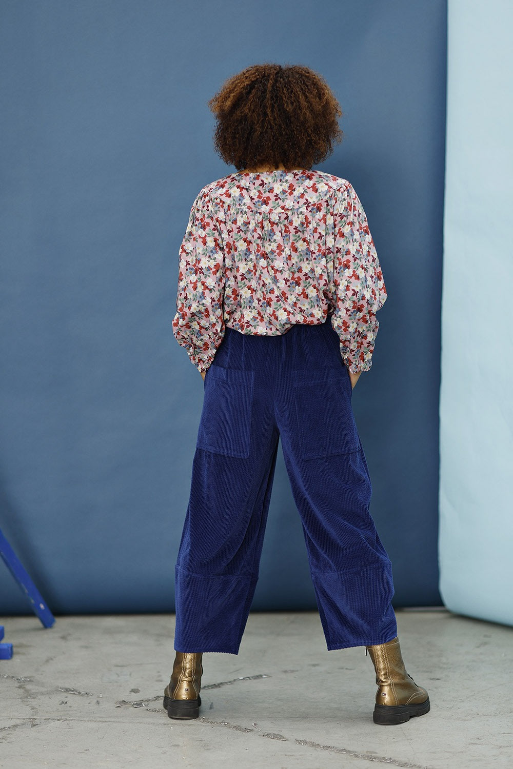 mc907f-blue corduroy tousers-mcverdi-blåe fløjlsbukser til kvinder-3