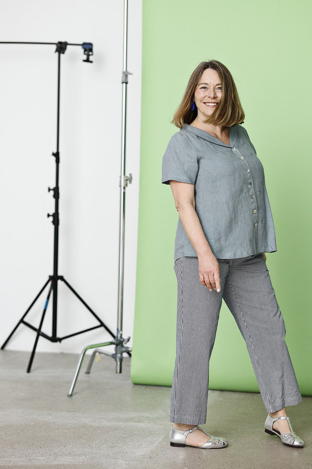 mc732a-blå- lightblue-bluse-shirt-hør-linen-sommer-ss24-sommerbluse-5