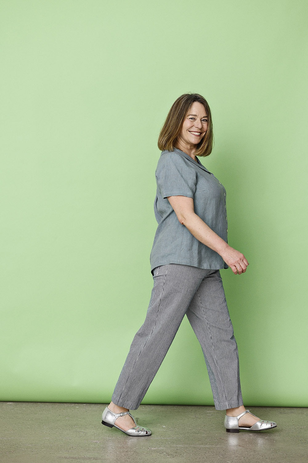 mc732a-blå- lightblue-bluse-shirt-hør-linen-sommer-ss24-sommerbluse-2