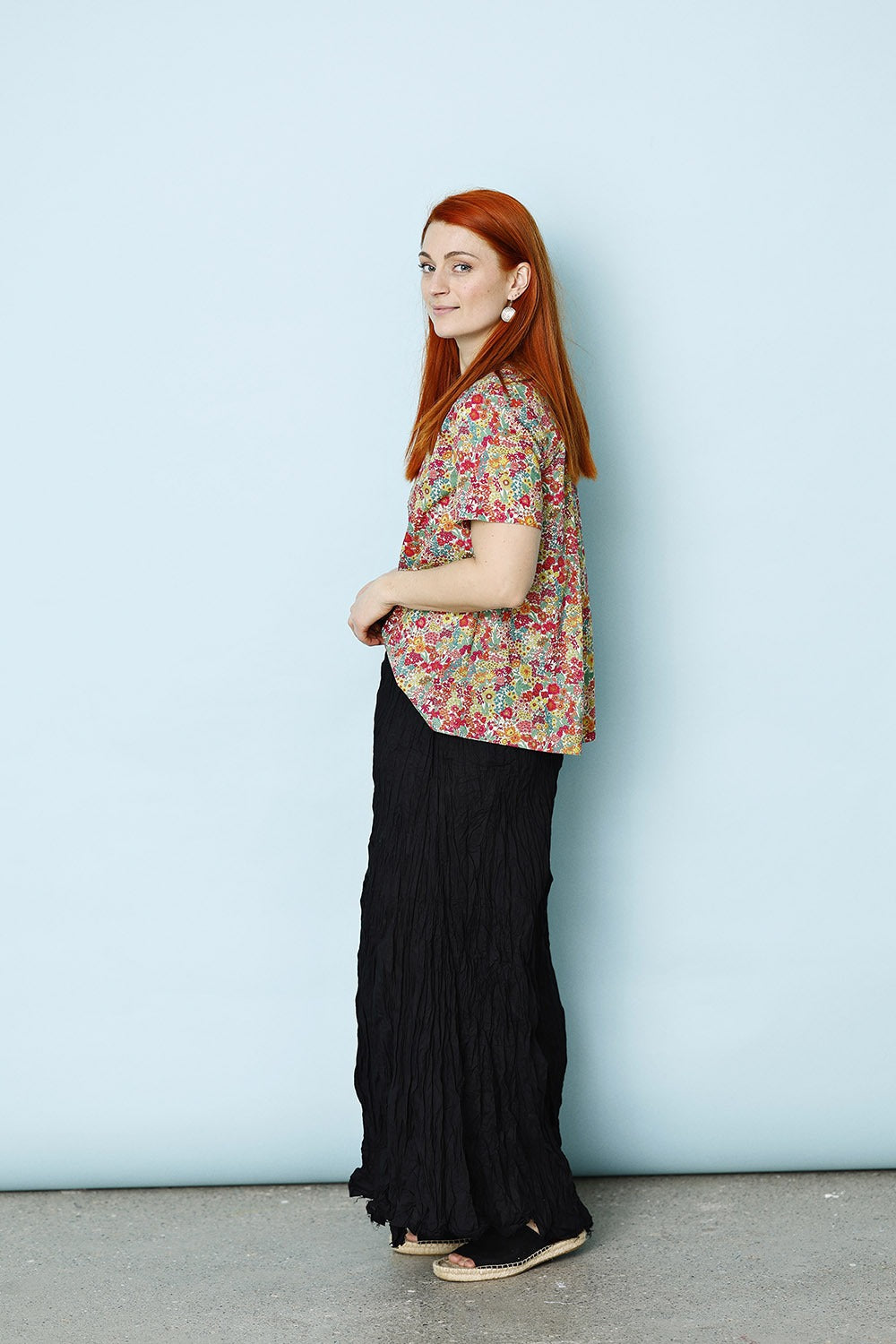 mc827a-liberty-shirt-bluse-blomster-blomsterprint-colorful-sommer24-sommerbluse -1