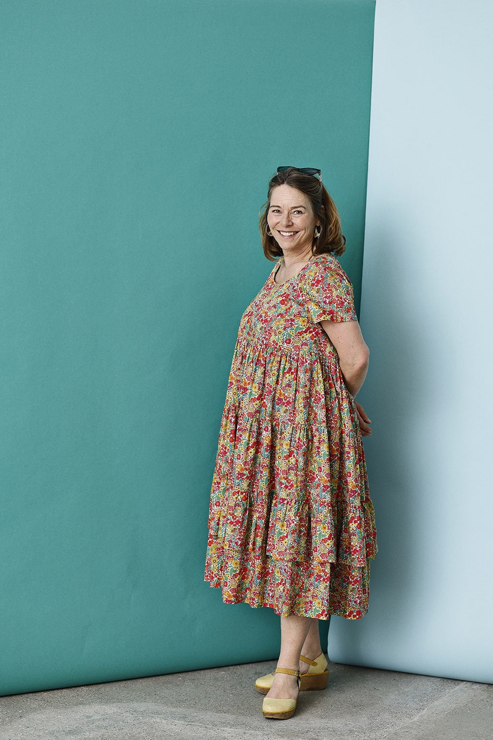 mc927d-libertykjole-kjole-flæsekjole-libertyflæsekjole-libertydress-blomsterprint-blomsterkjole-sommer24-1