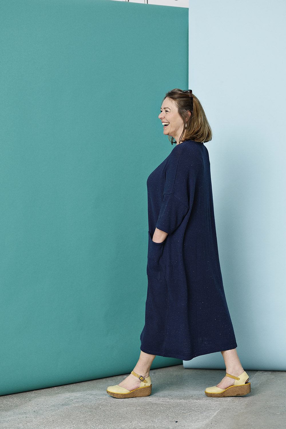 Musewear-elin-kjole-dress-knit-strikkjole-maxi-navy-sommerkjole-1