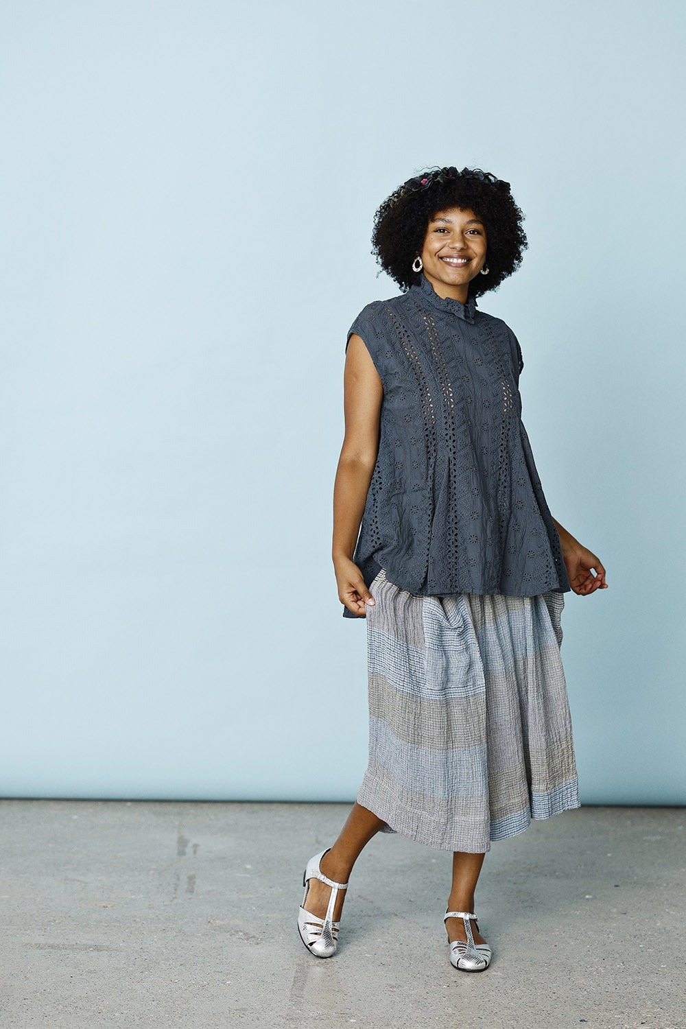 ps-kusfrau-2411202-0272-anschein-grey-broderianglase-sommertop-10