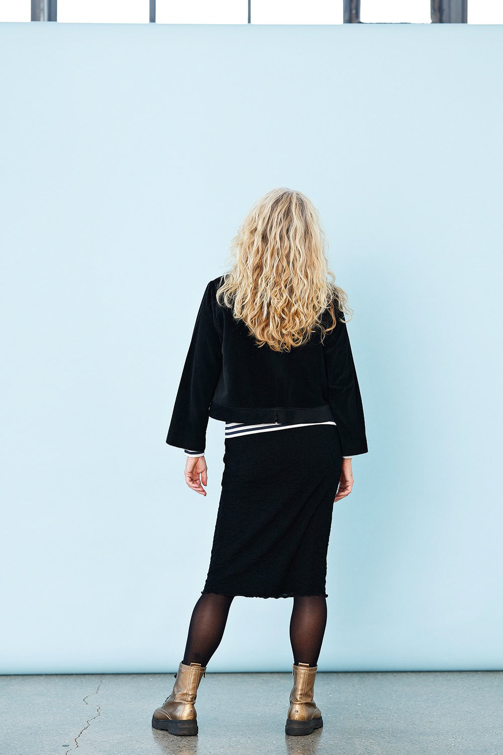 mc947a-black-corduroy-blazer-lille fløjlsjakke-sort-3795