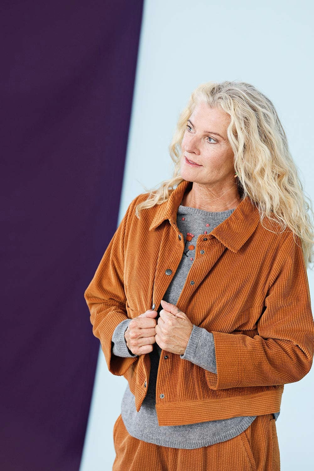 mc947a-terracotta-corduroy-blazer-lille orange-fløjlsjakke-8