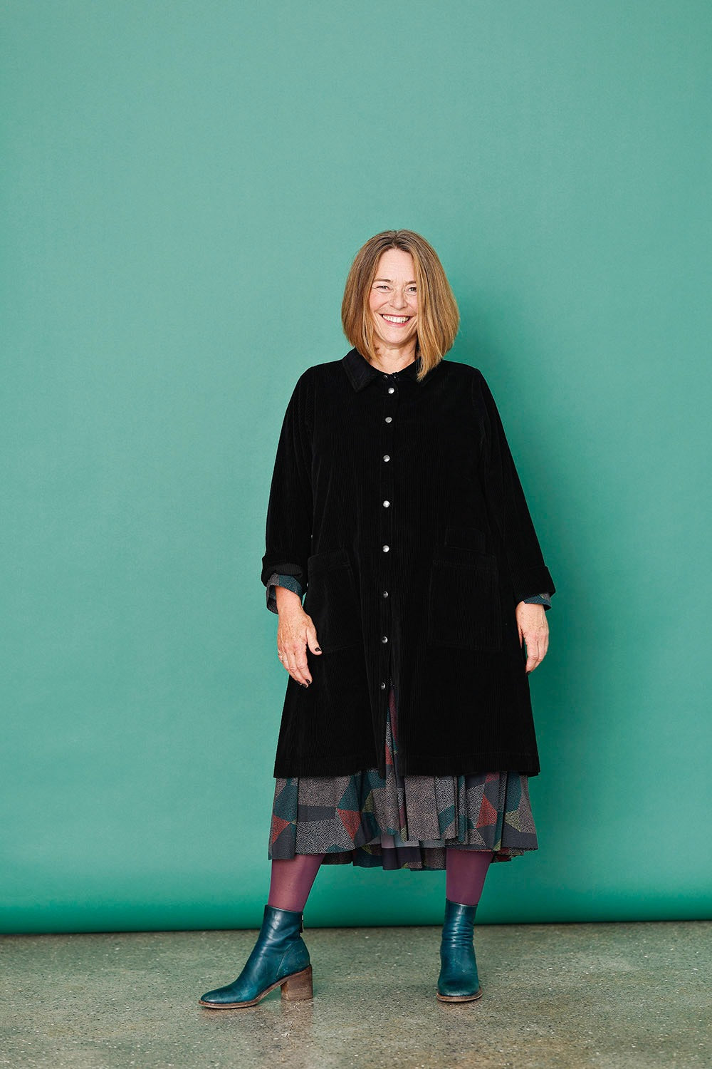 mc947b-black- corduroy-long shirt-sort fløjlsjakke-mcverdi-3