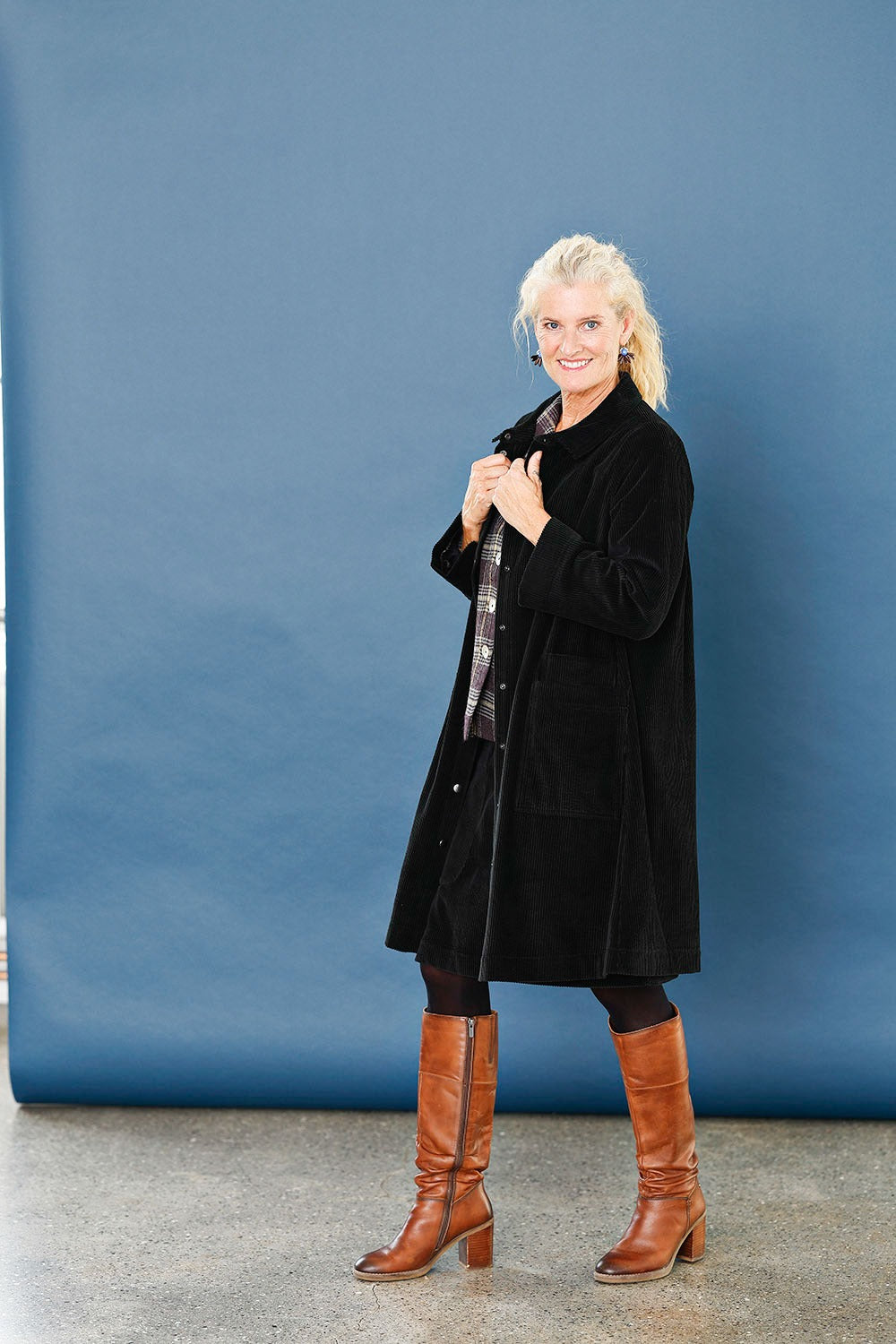 mc947b-black- corduroy-long shirt-sort fløjlsjakke-mcverdi-10