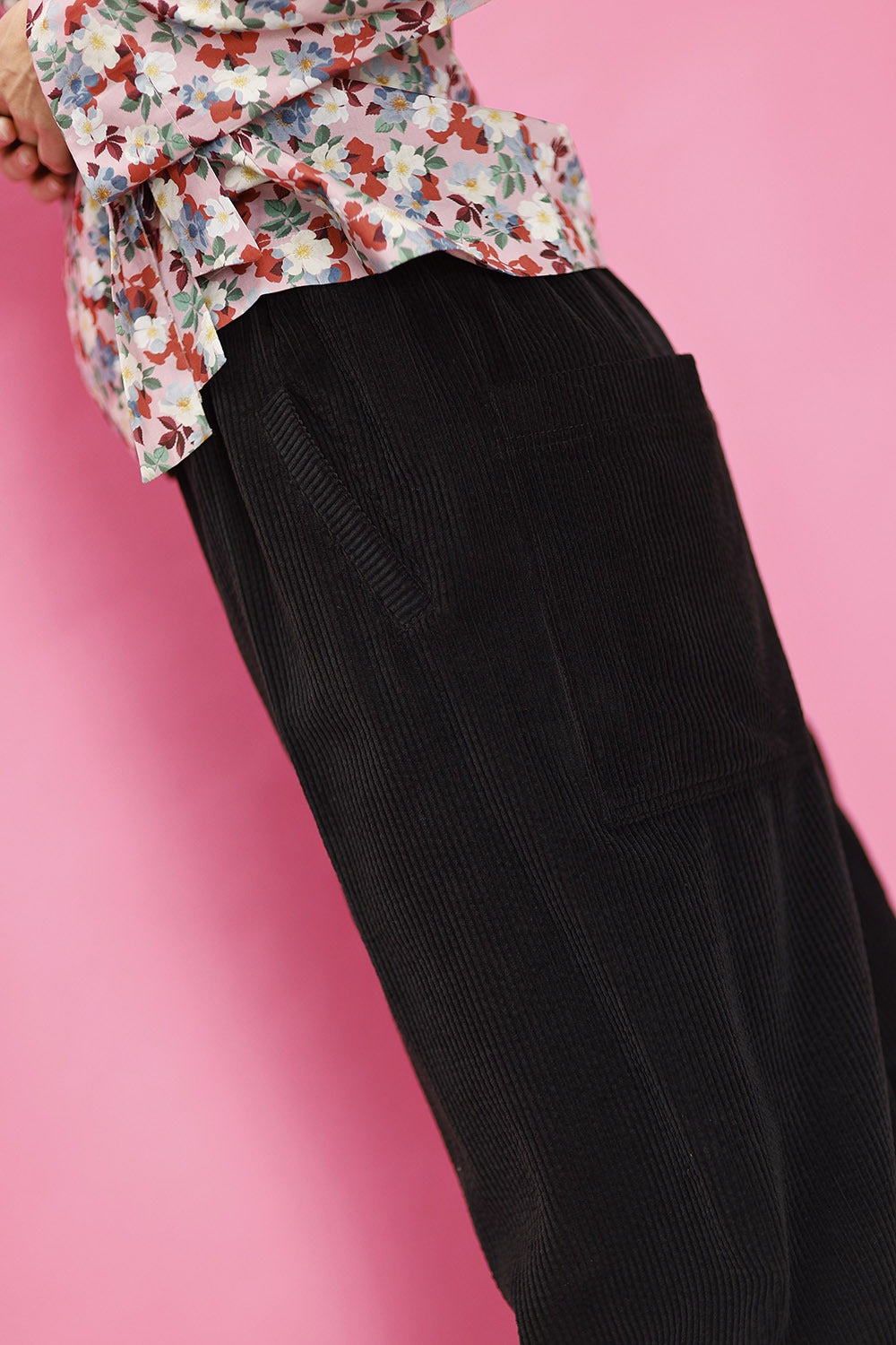 mc907f-black corduroy tousers-mcverdi-sorte fløjlsbukser til kvinder-3