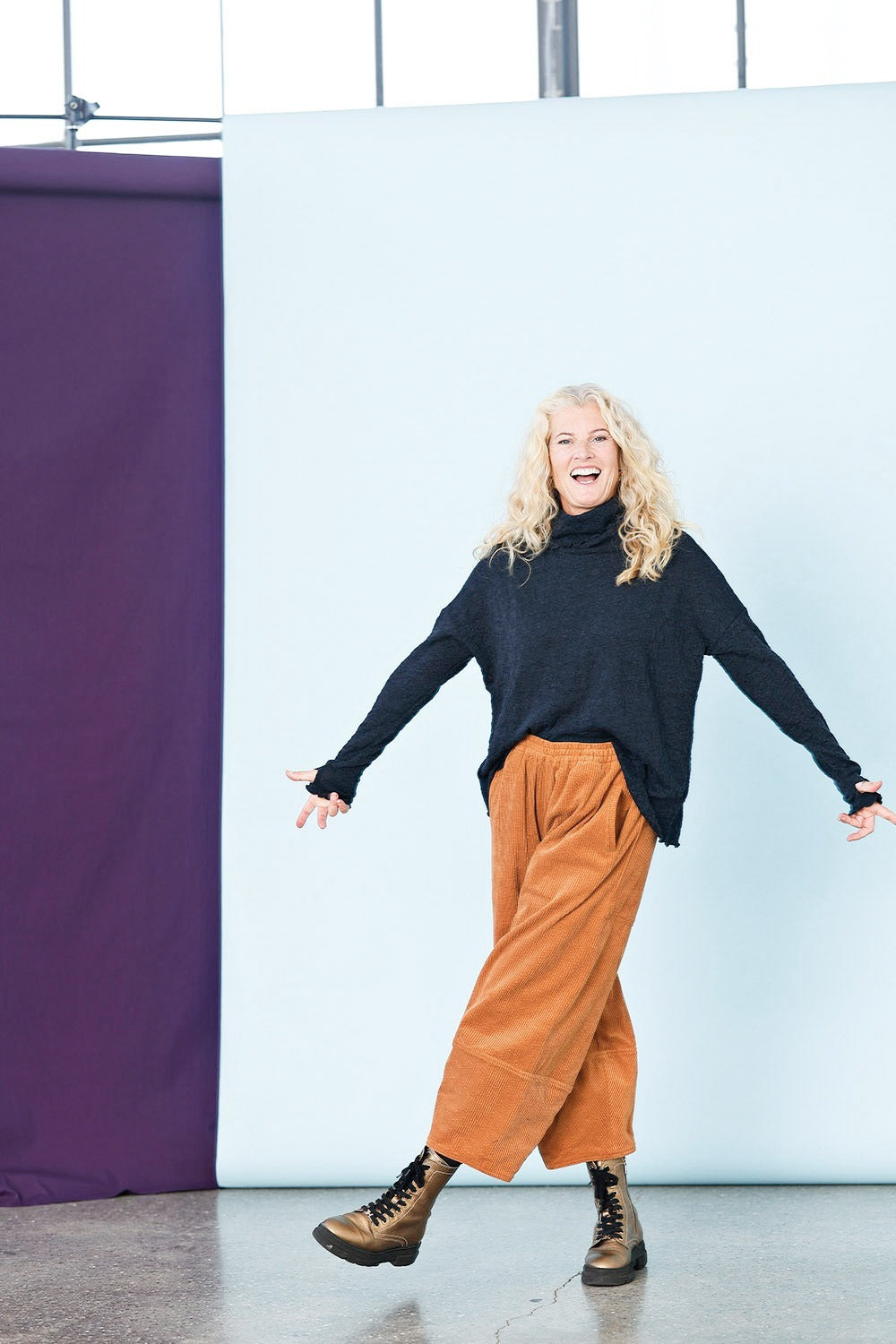 mc947f-terracotta-orange-corduroy-mcverdi-fløjlsbukser-2