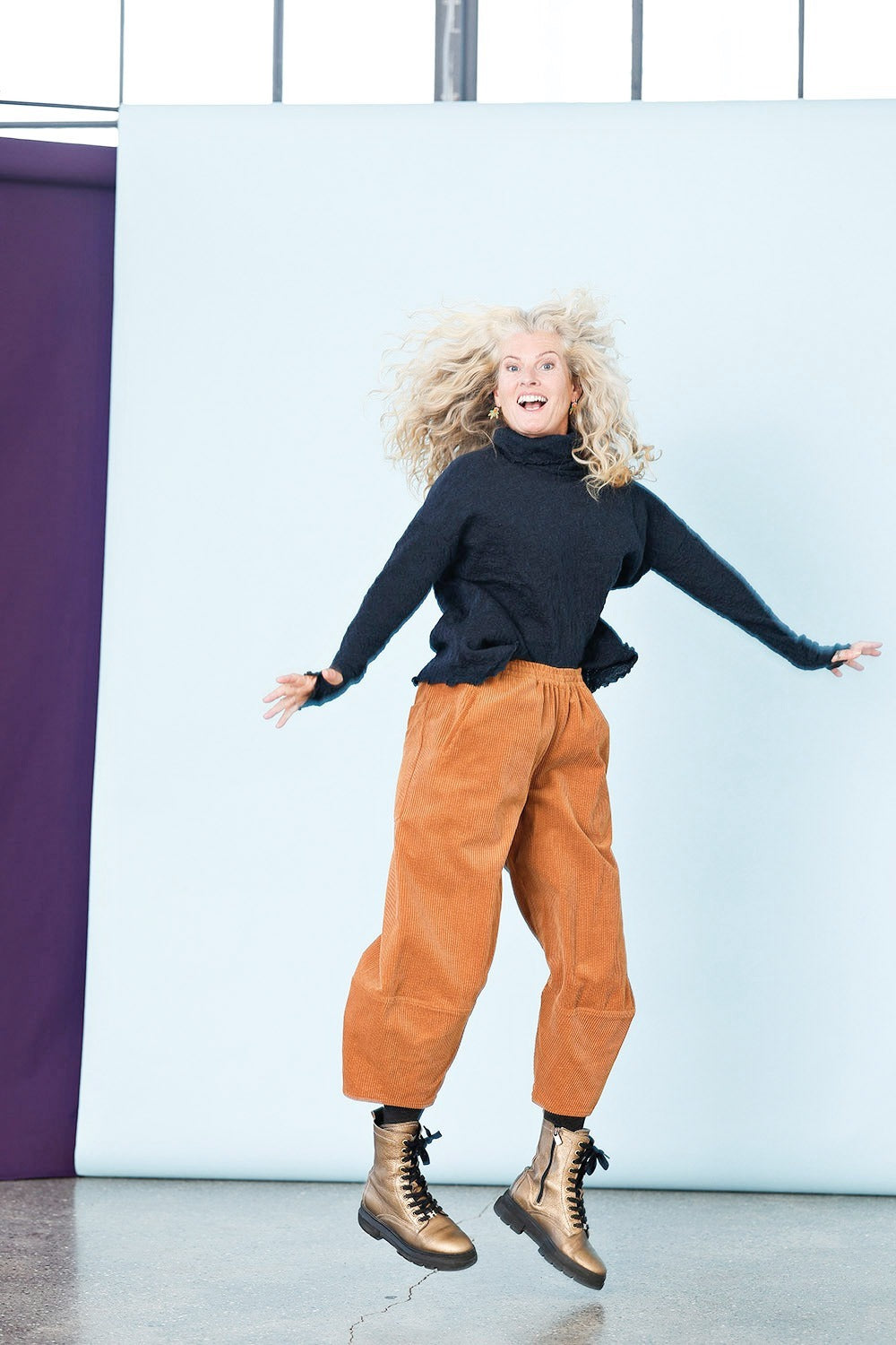 mc947f-terracotta-orange-corduroy-mcverdi-fløjlsbukser-3