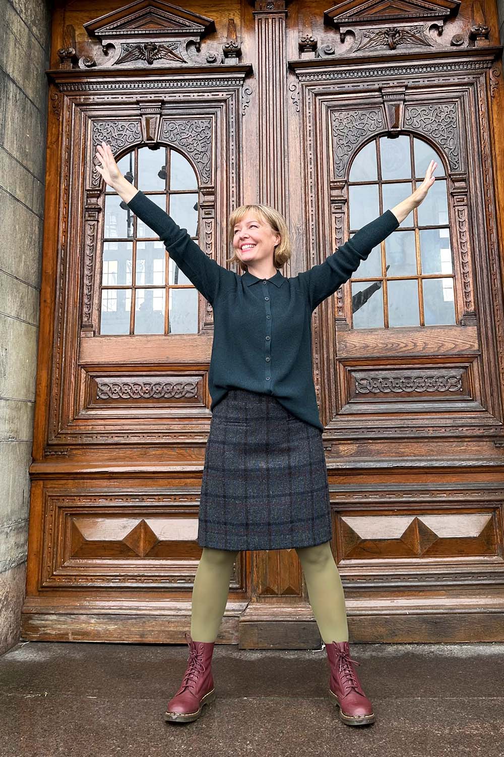 mansted-Isabel-strik-sporty-petrol-wool-cardigan-1