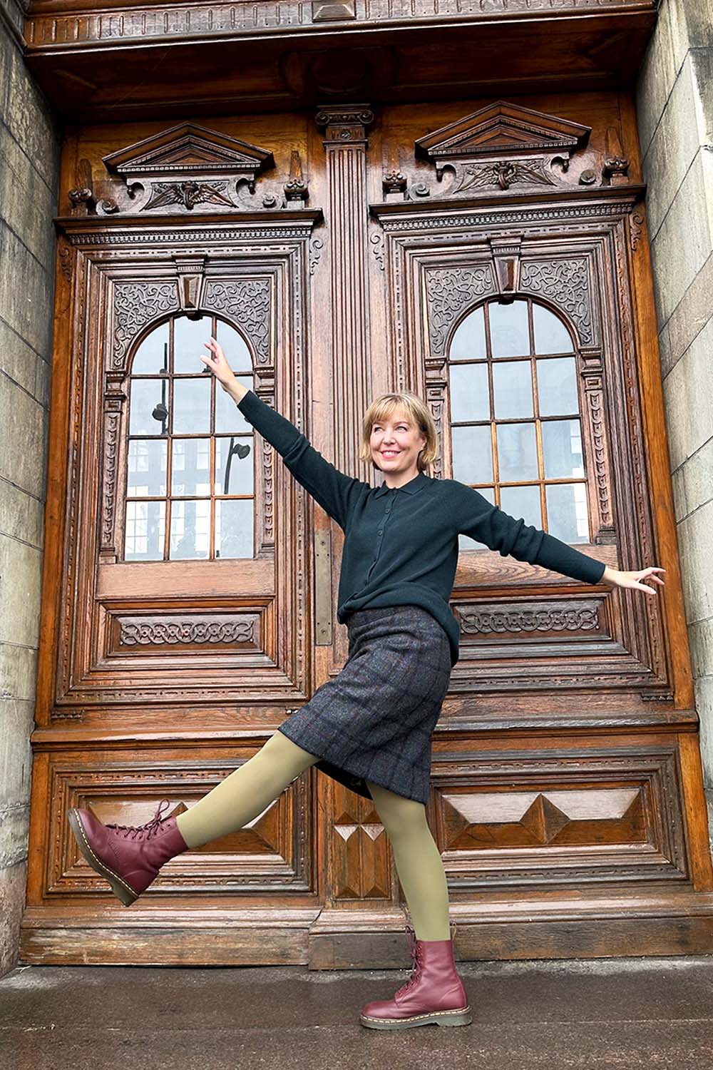 mansted-Isabel-strik-sporty-petrol-wool-cardigan