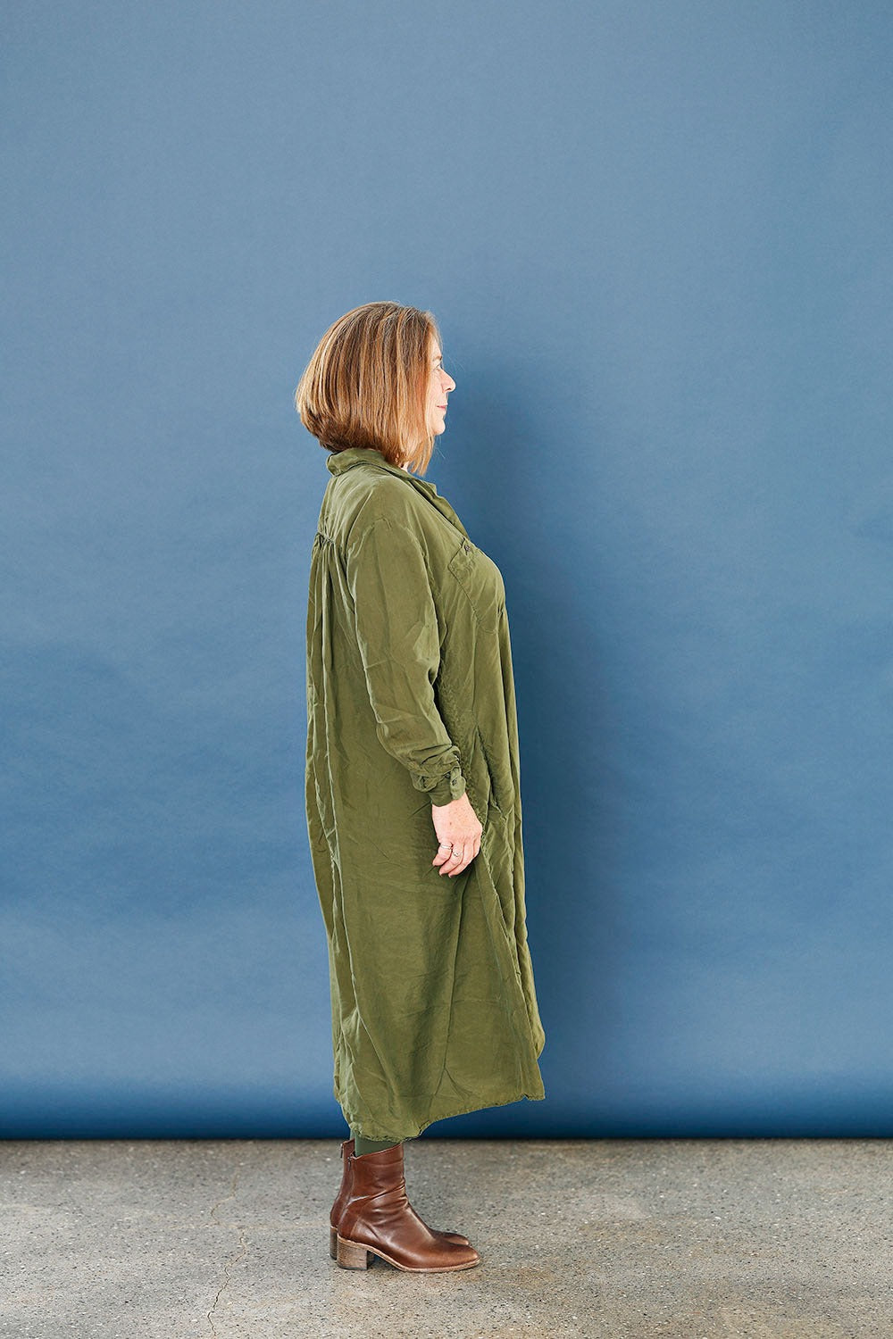 wunderwer-242025-freund-mcverdi-grøn-green-privatsachen-silkekjole-silk dress-3