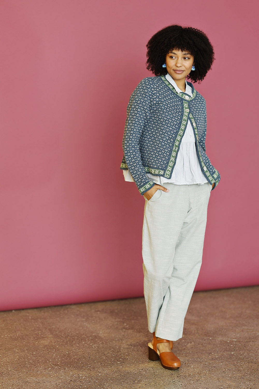 mc954a-blue-blå-cardigan-strik-knir-norskstrik-uld-lammeuld-1