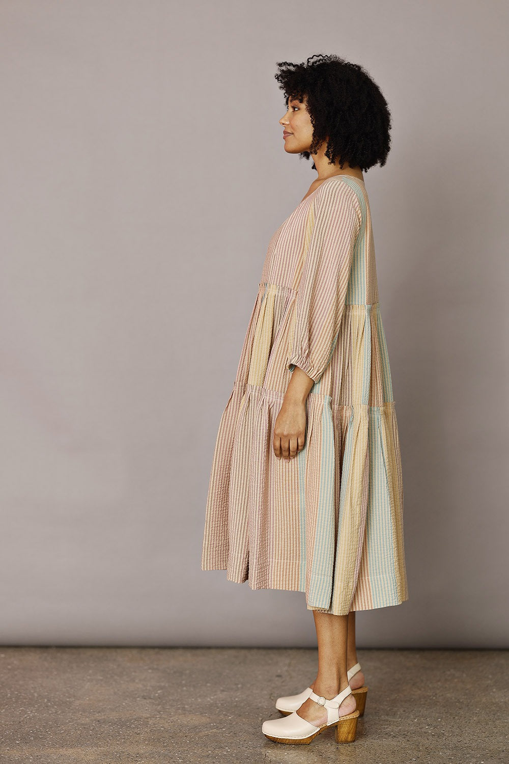 mc961c-kjole-sommerkjole-summerdress-flæsekjole-ruffeldress-striber-visekose-boheme-1