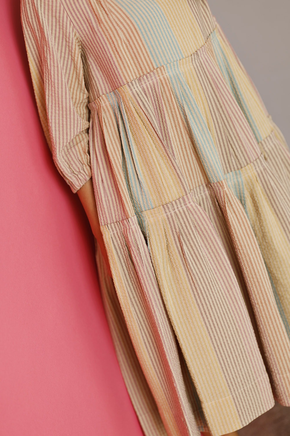 mc961c-kjole-sommerkjole-summerdress-flæsekjole-ruffeldress-striber-visekose-boheme-6