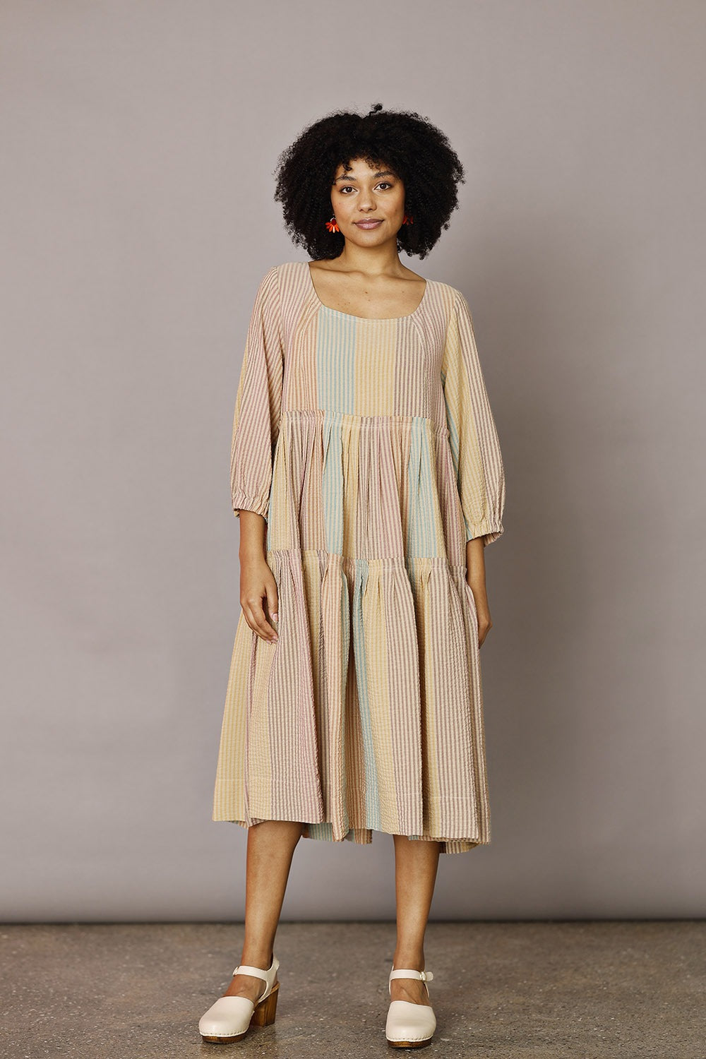 mc961c-kjole-sommerkjole-summerdress-flæsekjole-ruffeldress-striber-visekose-boheme