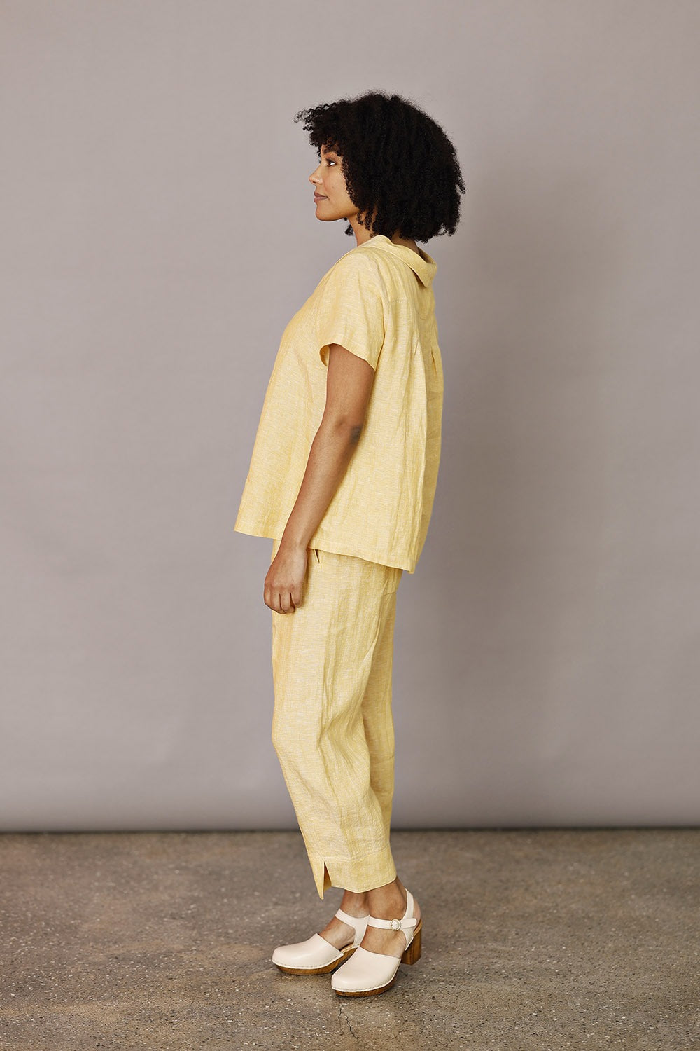 mc732a-skjorte-shirt-hør-hørbluse-sommerbluse-gul-yellow–4