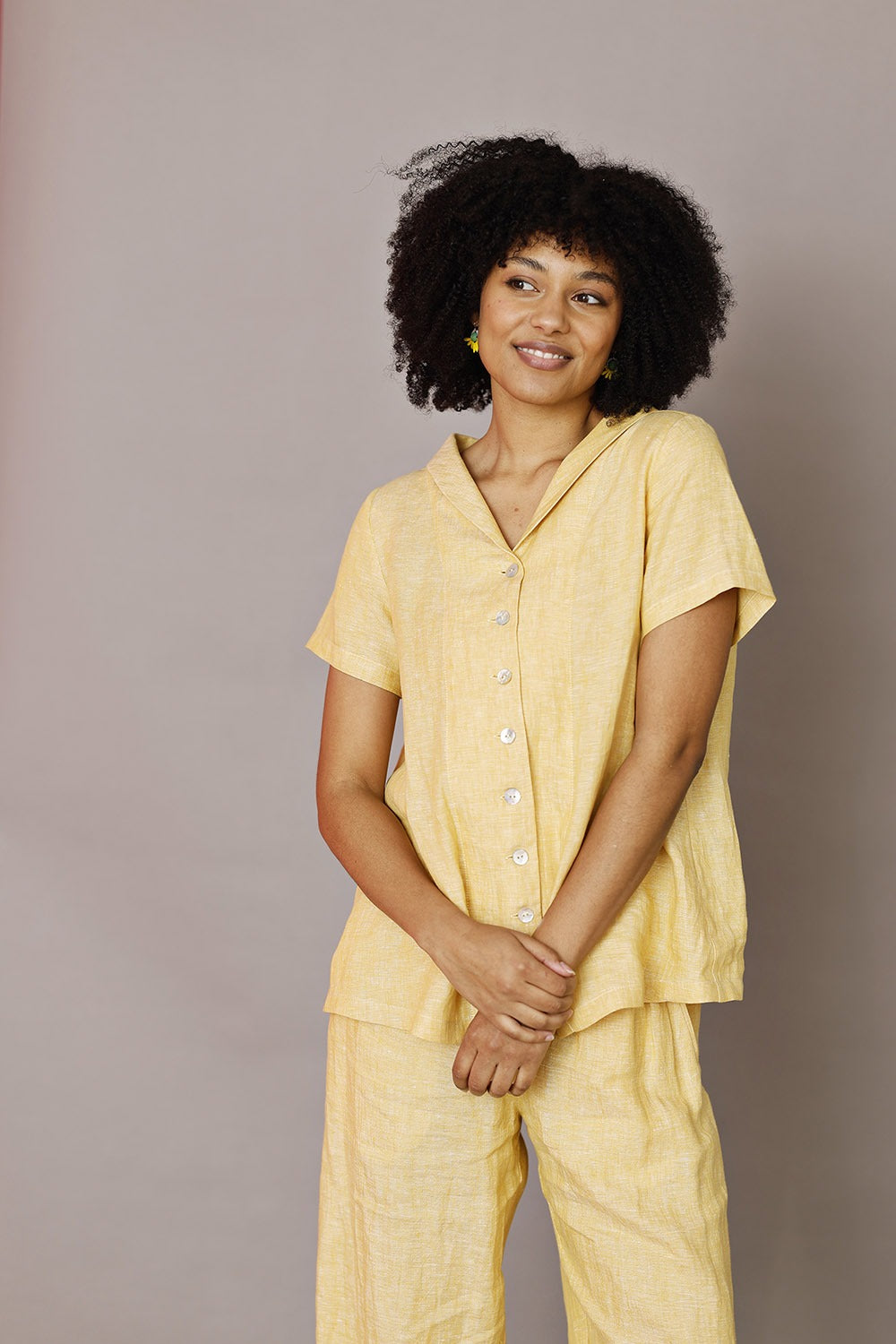 mc732a-skjorte-shirt-hør-hørbluse-sommerbluse-gul-yellow-