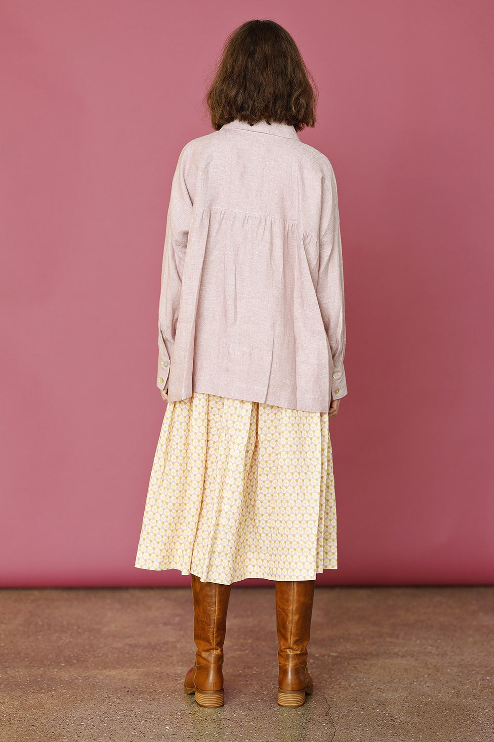 mc882b-skjorte-shirt-hørskjorte-hør-linen-linenshirt-rosa-rose-sommerskjorte-ss25-6