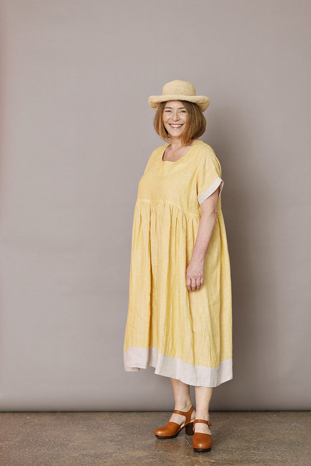 mc962d-kjole-dress-sommerkjole-summerdress-gul-yellowdress-hør-linen-ss25
