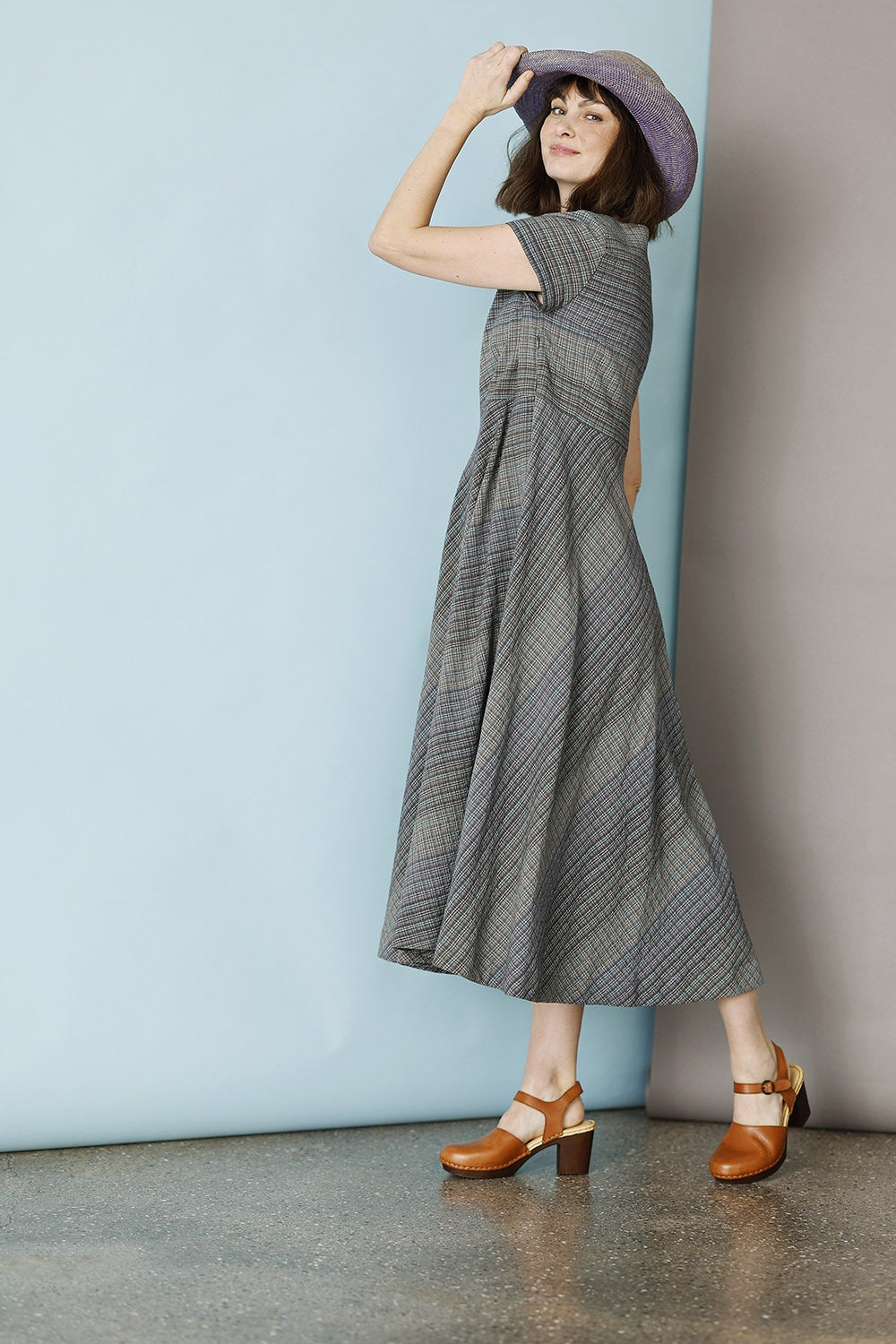 vimeo-mc965d-bu25-mcverdi-kjole-dress-feminin-sommerkjole-bomuld-summerdress-gråblå-danskdesign-sommer25-5