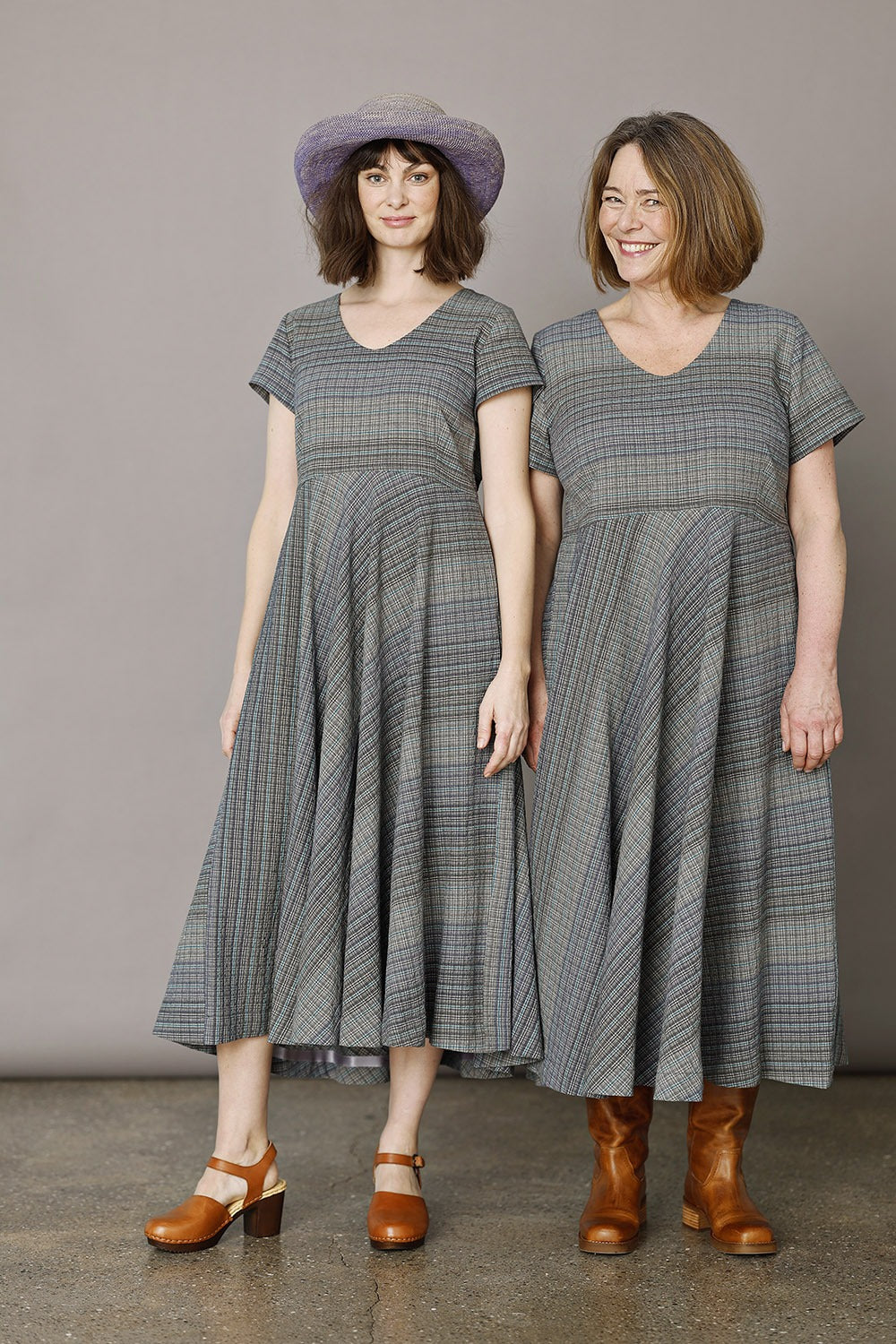 mc965d-bu25-mcverdi-kjole-dress-feminin-sommerkjole-bomuld-summerdress-gråblå-danskdesign-sommer25-2