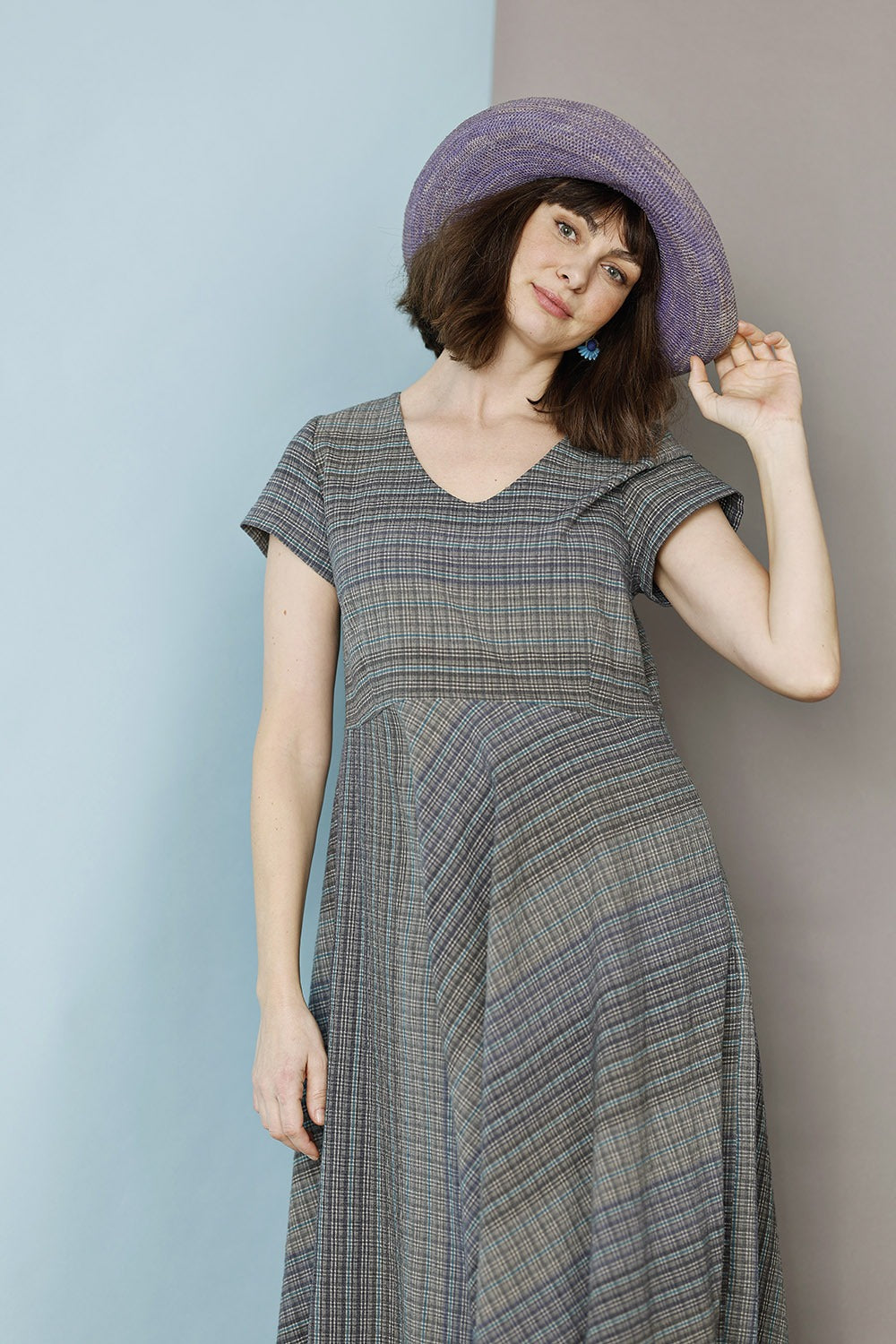 mc965d-bu25-mcverdi-kjole-dress-feminin-sommerkjole-bomuld-summerdress-gråblå-danskdesign-sommer25-4