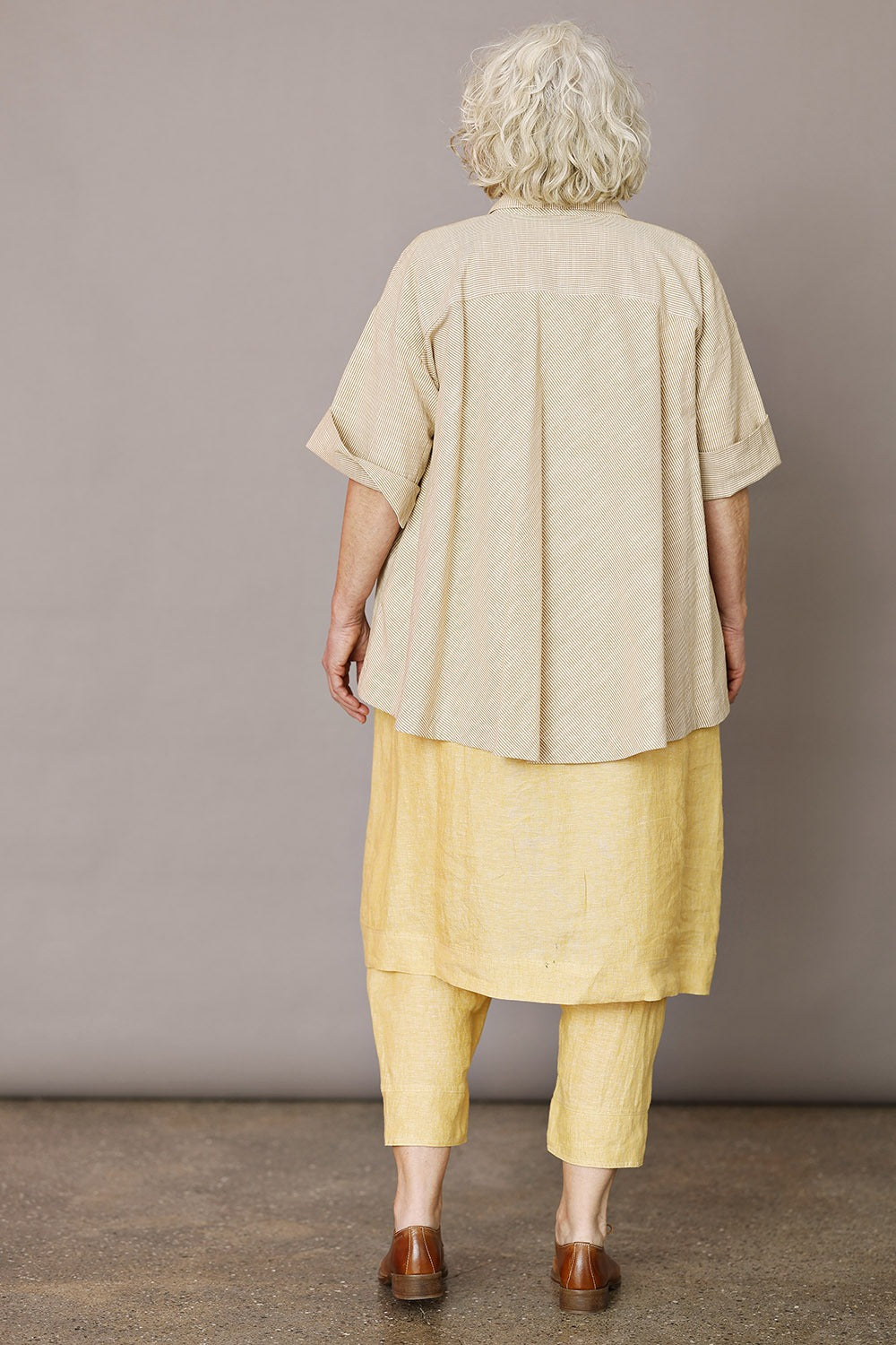 mc966a-ye25-mcverdi-skjorte-shirt-striber-stripes-oversize-sommerskjorte-sommerjakke-gul-yellow-gulskjorte-sommer25-5