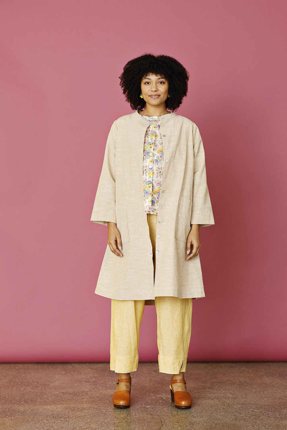 mc966b-ye25-skjorte-shirt-striber-stripes-sommerjakke-summerjacket-gul-yellow-sommer25-bomuld-hellejakke