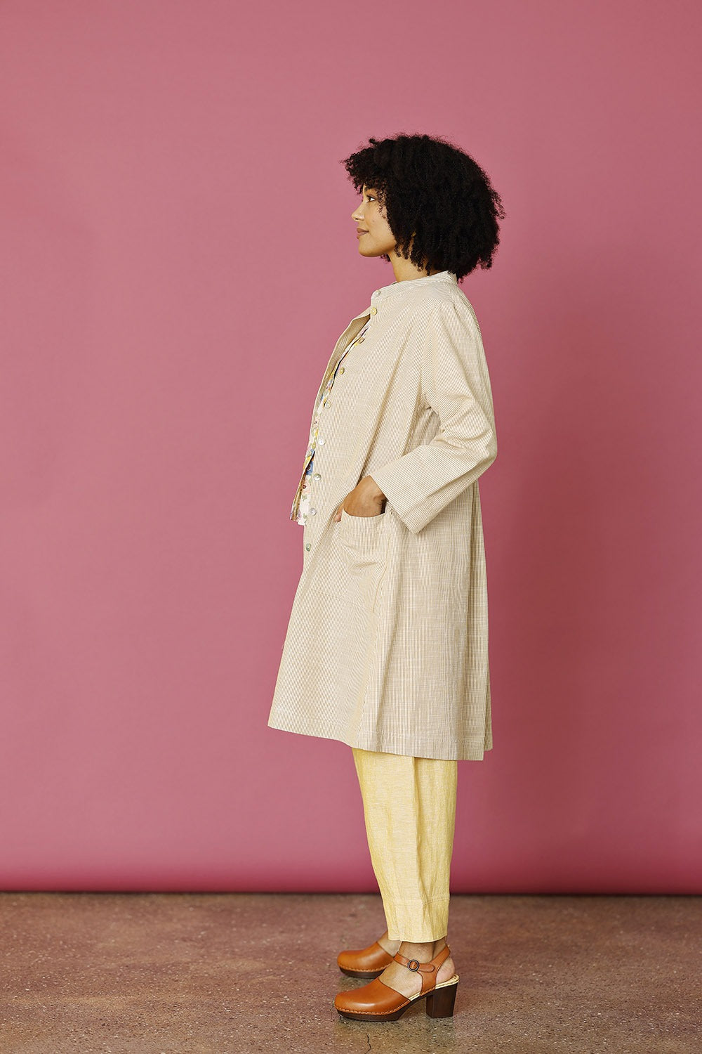 mc966b-ye25-skjorte-shirt-striber-stripes-sommerjakke-summerjacket-gul-yellow-sommer25-bomuld-hellejakke-1