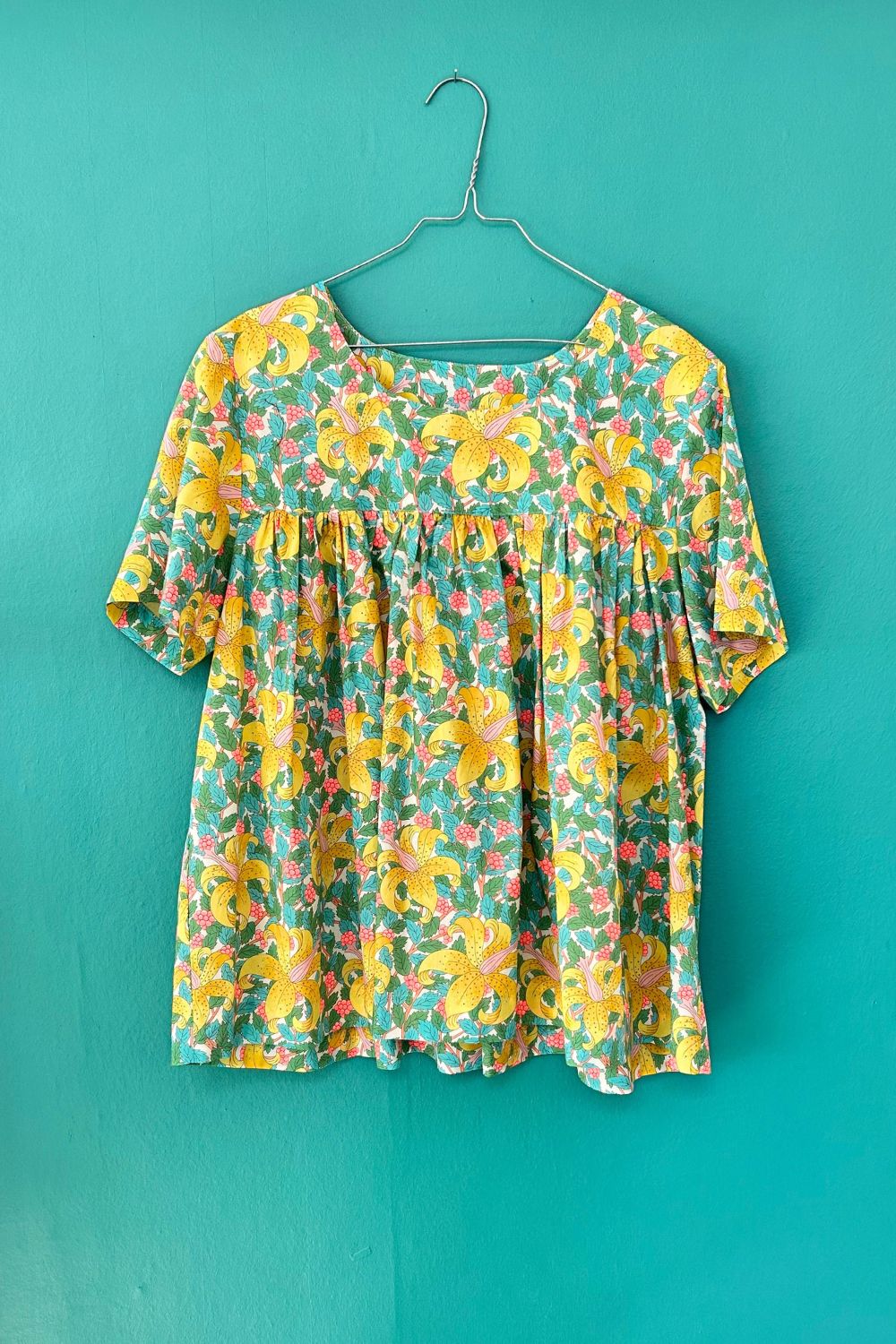 mc967a-li25-Skjorte-liberty-gul-skjorte-sommerskjorte-yellowshirt