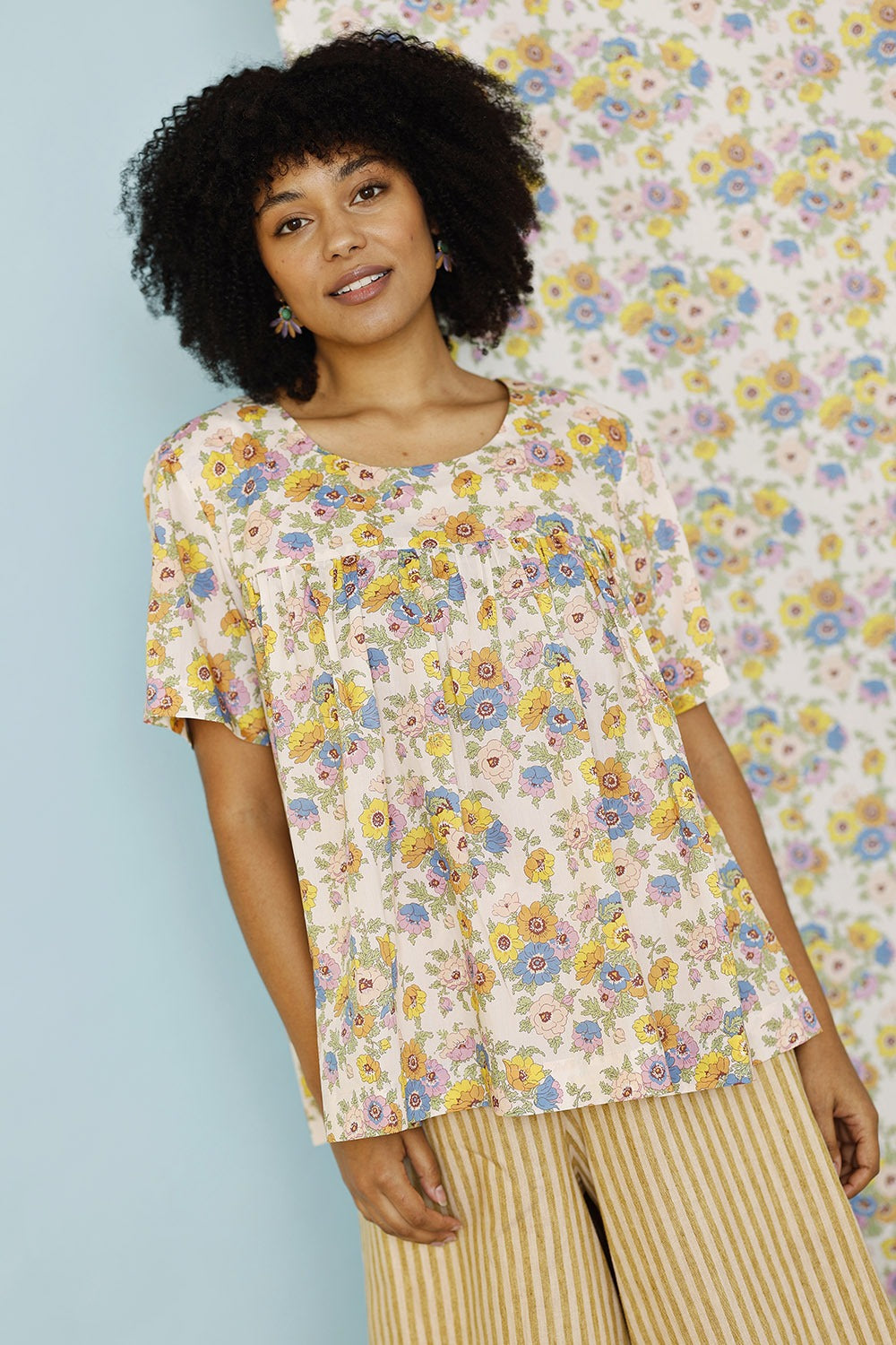 Mc967a-rom25-liberty-skjorte-shirt-kortærmet-bluse-blomster-libertylondon.jpg—1