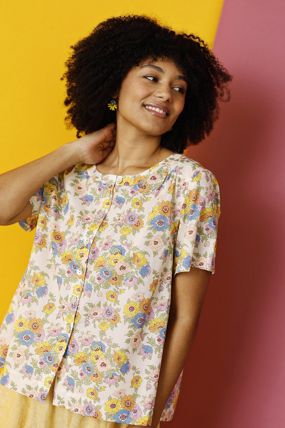 Mc967a-rom25-liberty-skjorte-shirt-kortærmet-bluse-blomster-libertylondon.jpg-5